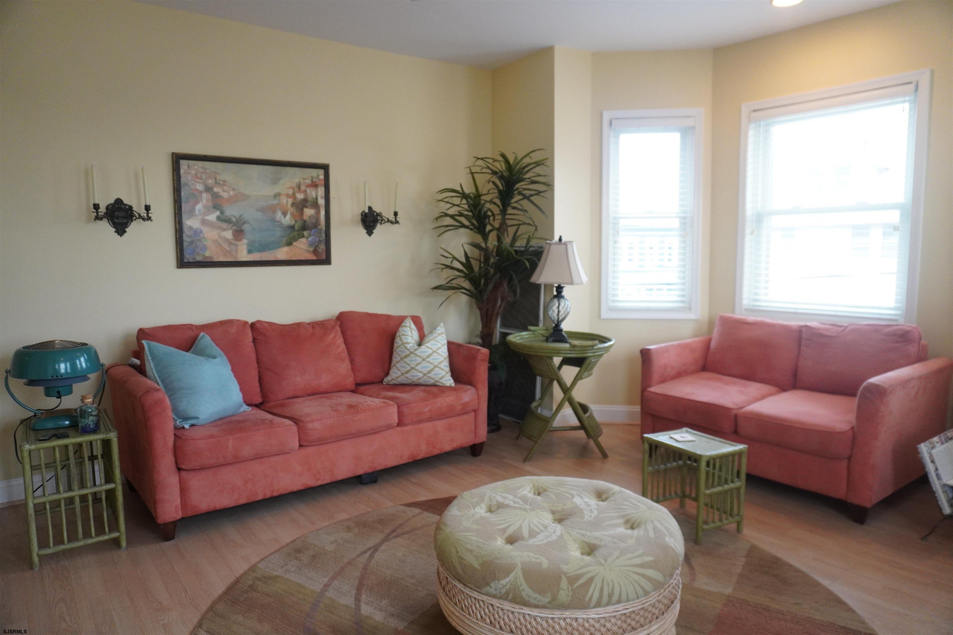 4401 Atlantic Ave Unit: B4