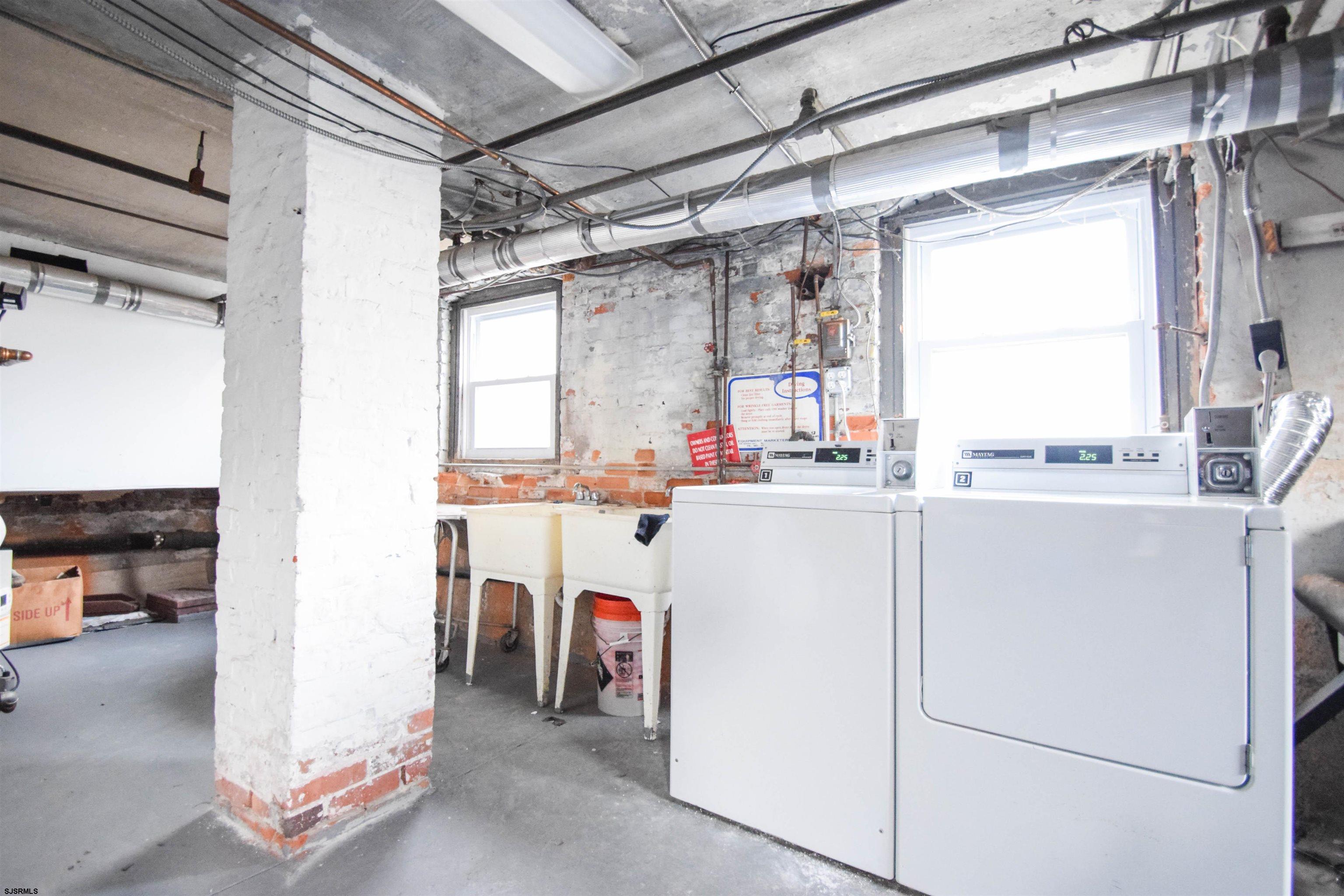 4401 Atlantic Ave Unit: B4