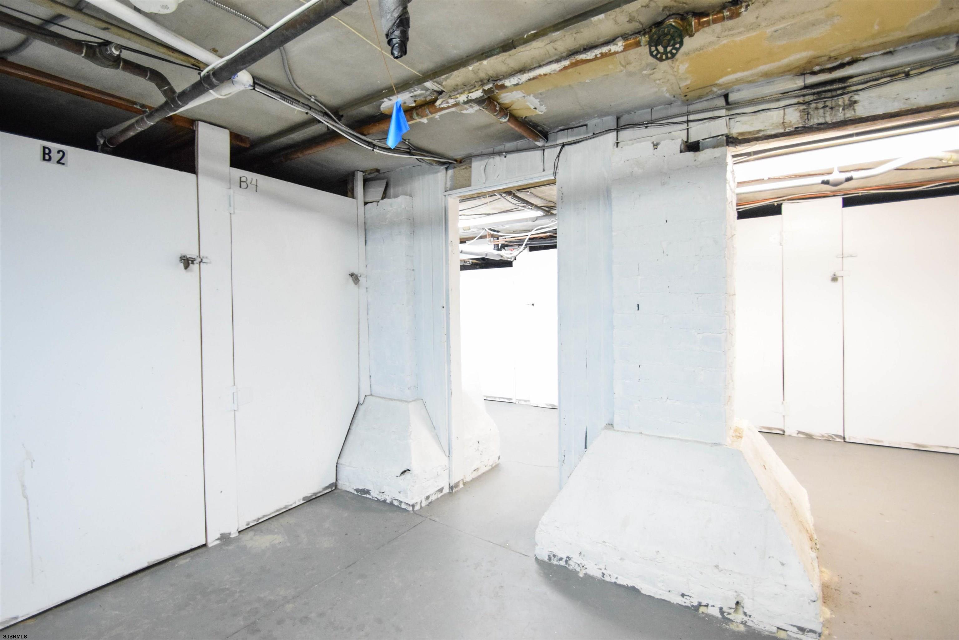 4401 Atlantic Ave Unit: B4