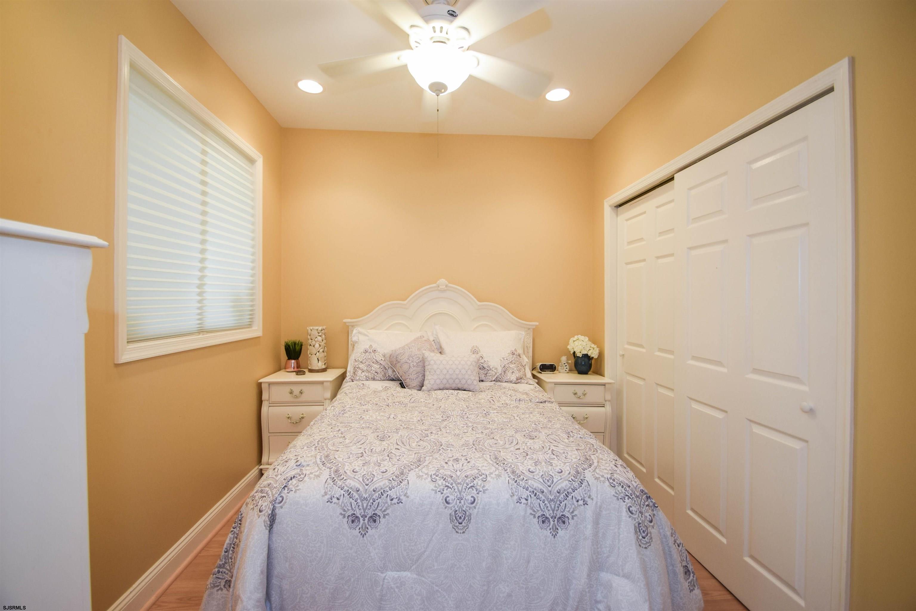 4401 Atlantic Ave Unit: B4