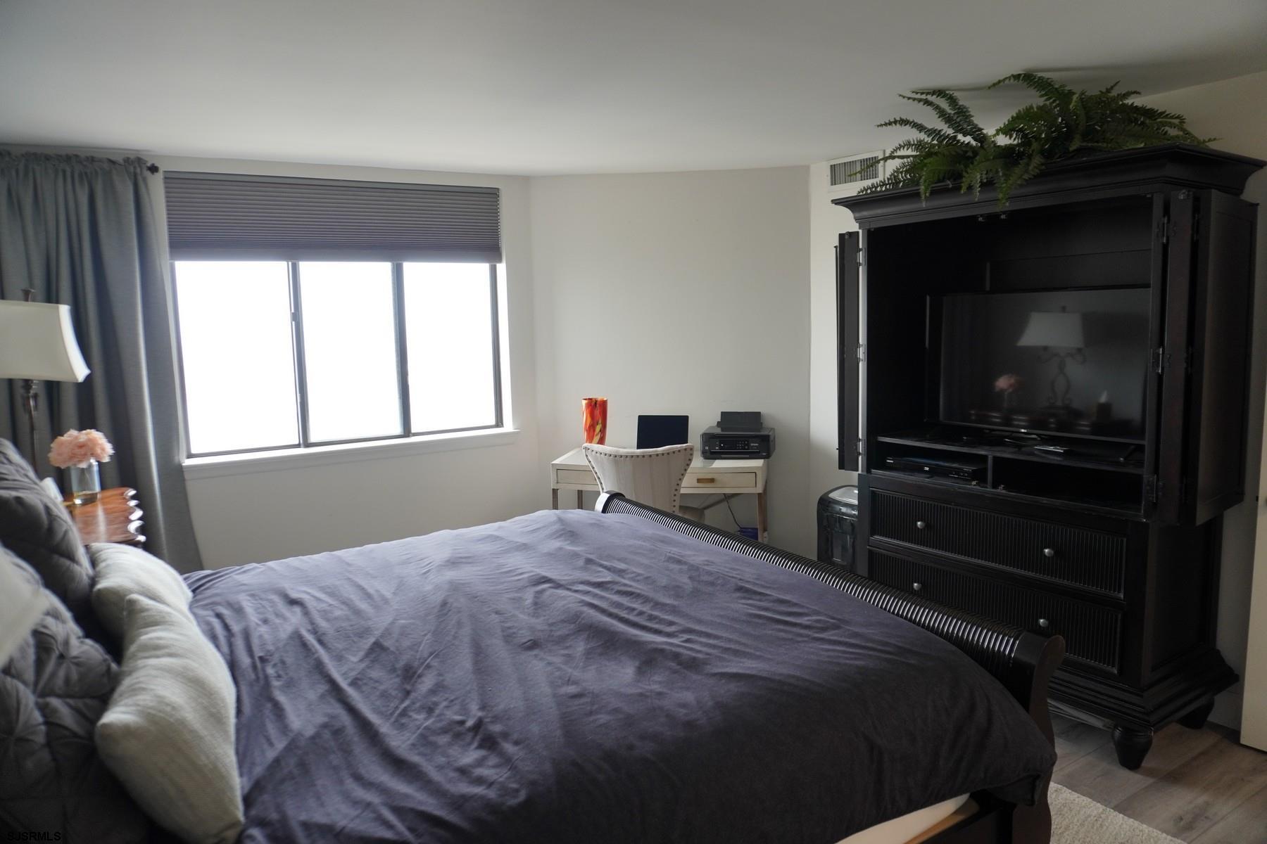 100 S Berkley Sq Unit: 6K