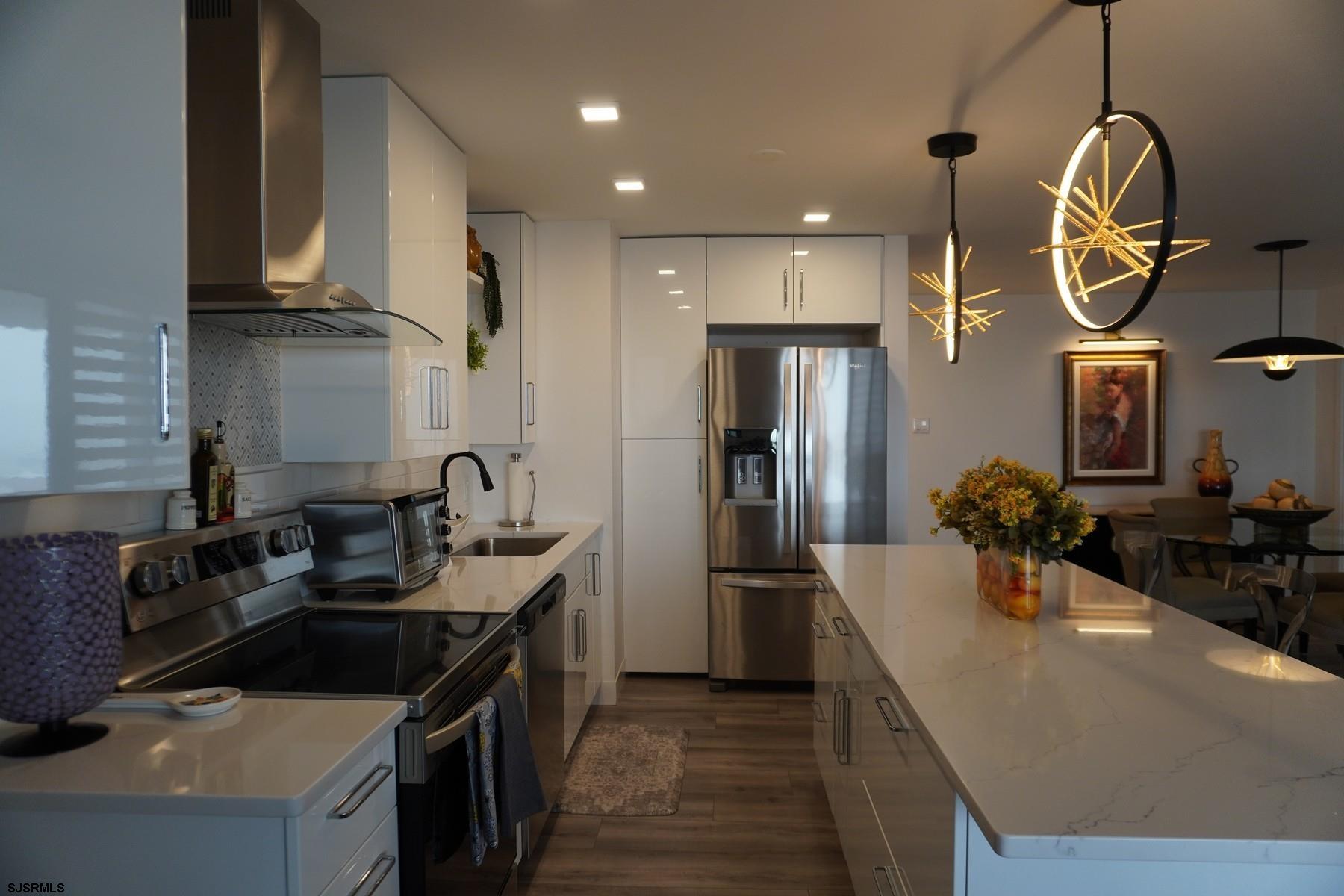 100 S Berkley Sq Unit: 6K