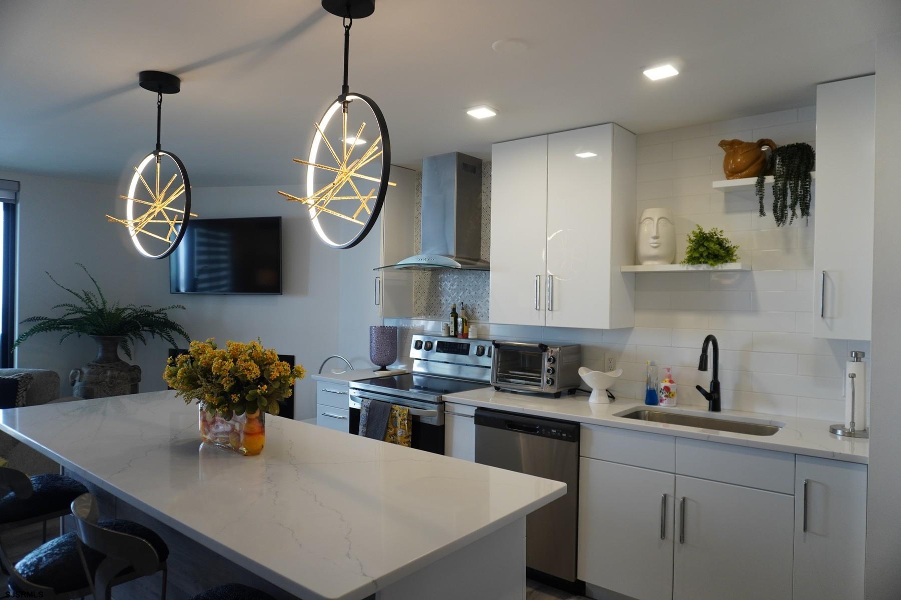 100 S Berkley Sq Unit: 6K