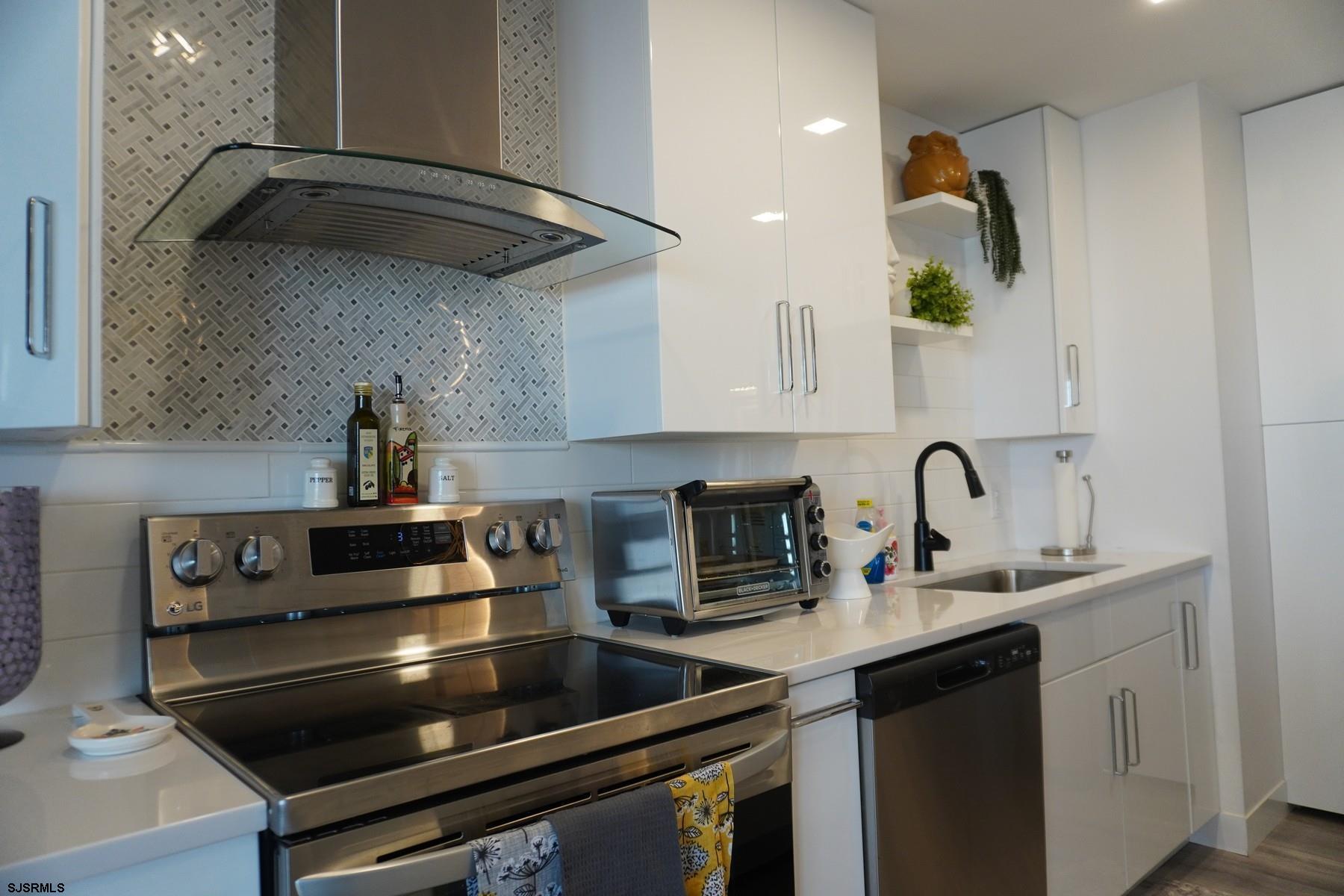 100 S Berkley Sq Unit: 6K