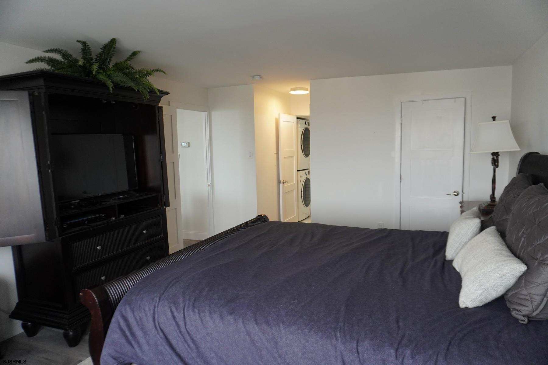 100 S Berkley Sq Unit: 6K