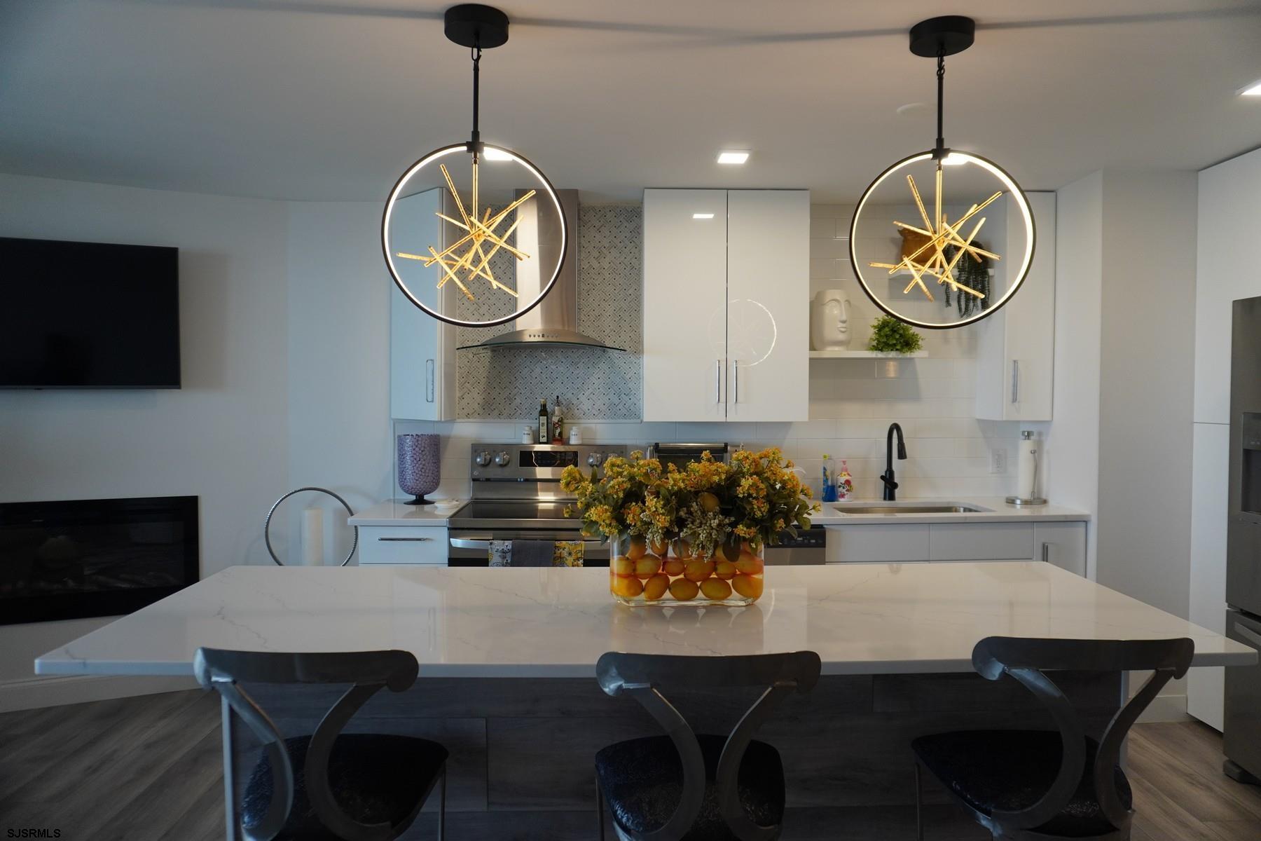 100 S Berkley Sq Unit: 6K