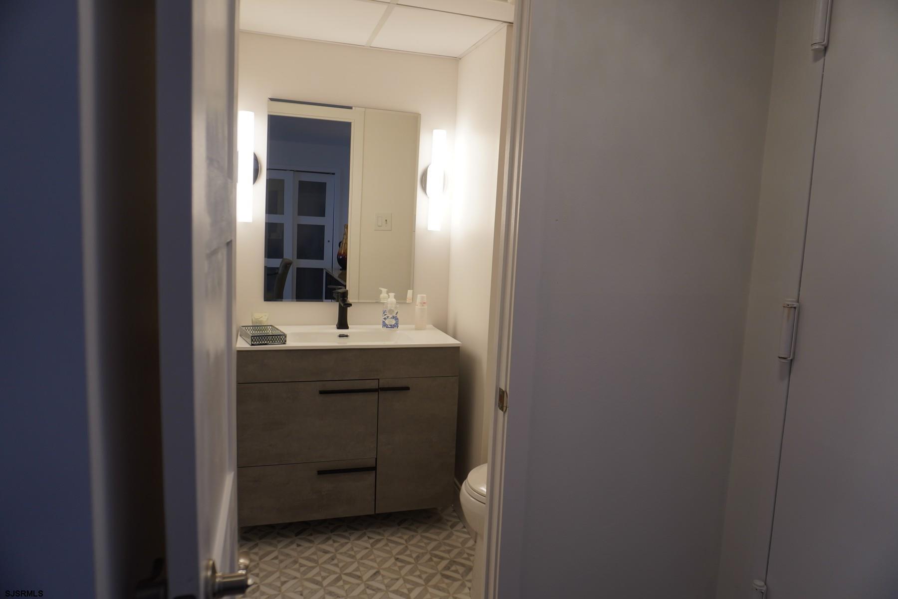 100 S Berkley Sq Unit: 6K