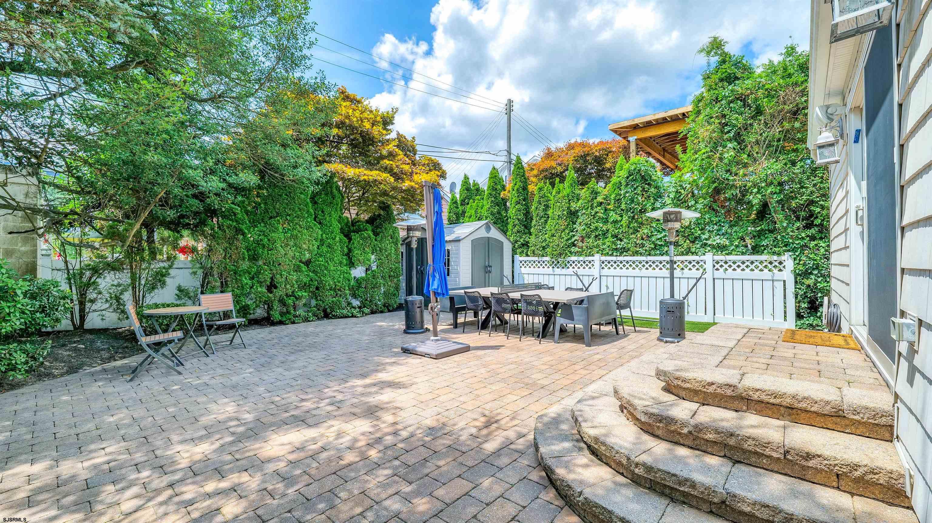 6 N Lancaster Ave