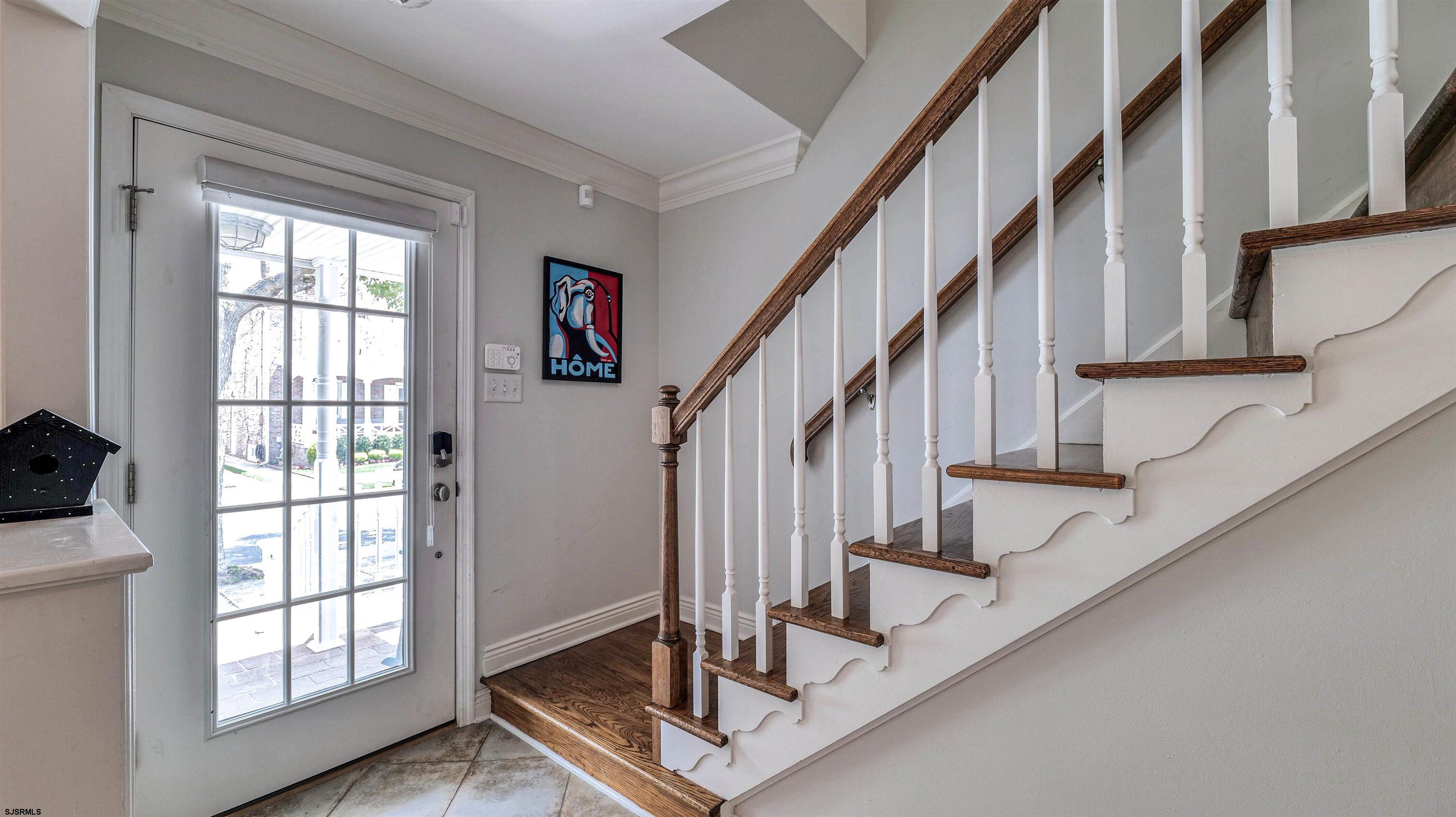 6 N Lancaster Ave