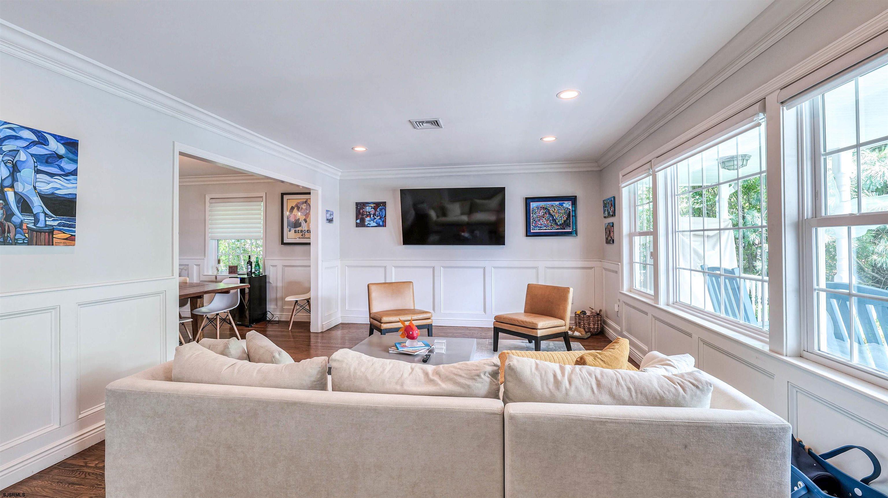 6 N Lancaster Ave