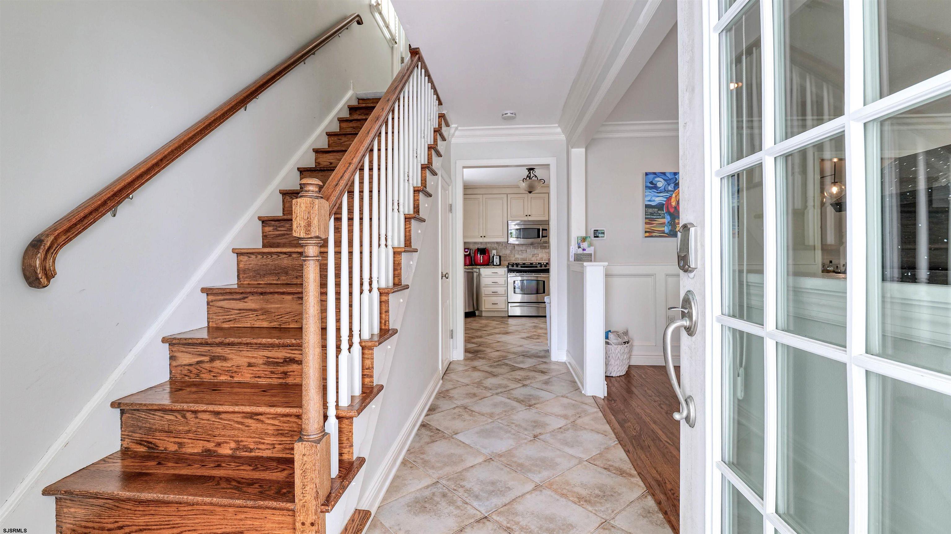6 N Lancaster Ave