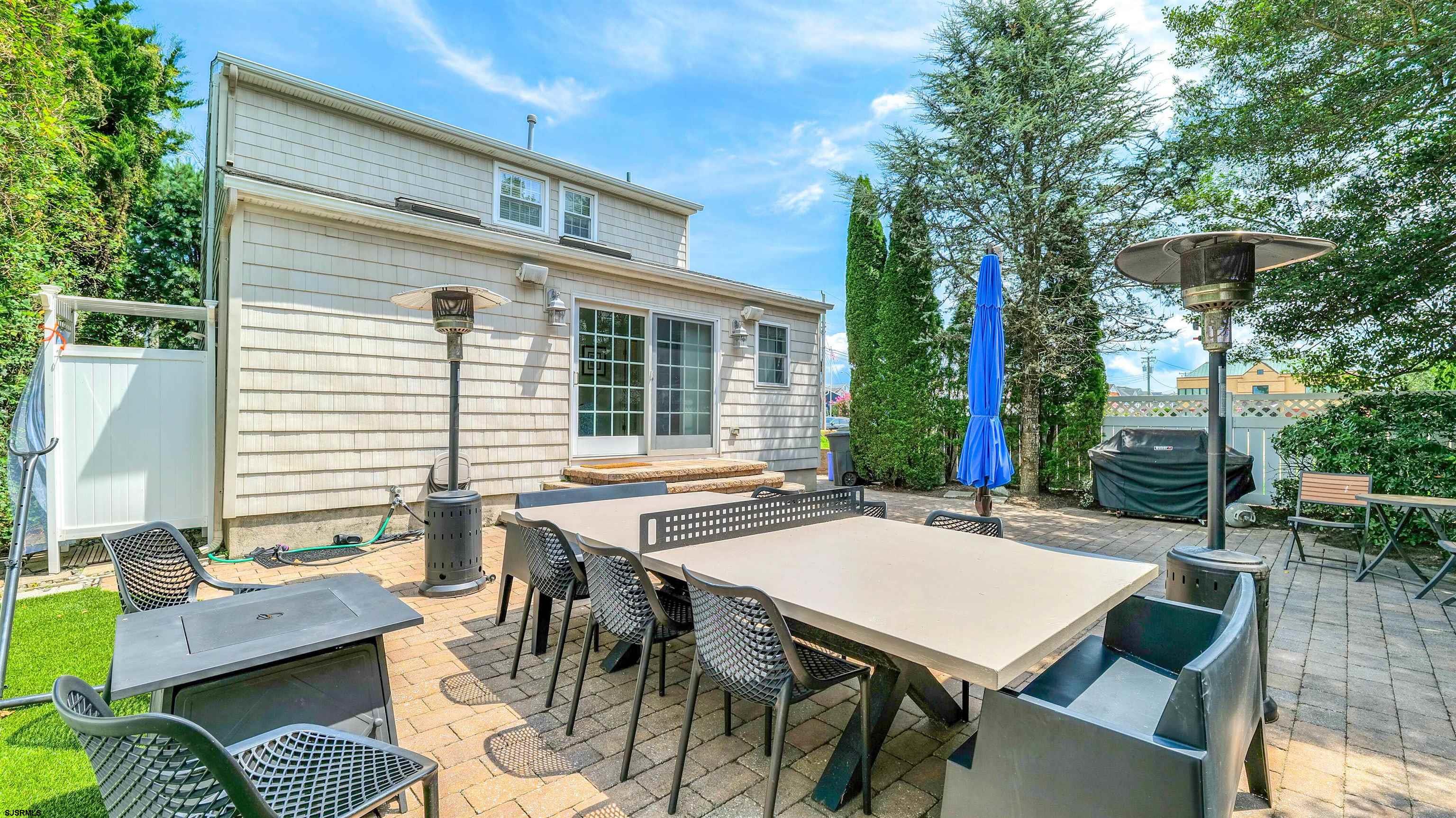 6 N Lancaster Ave