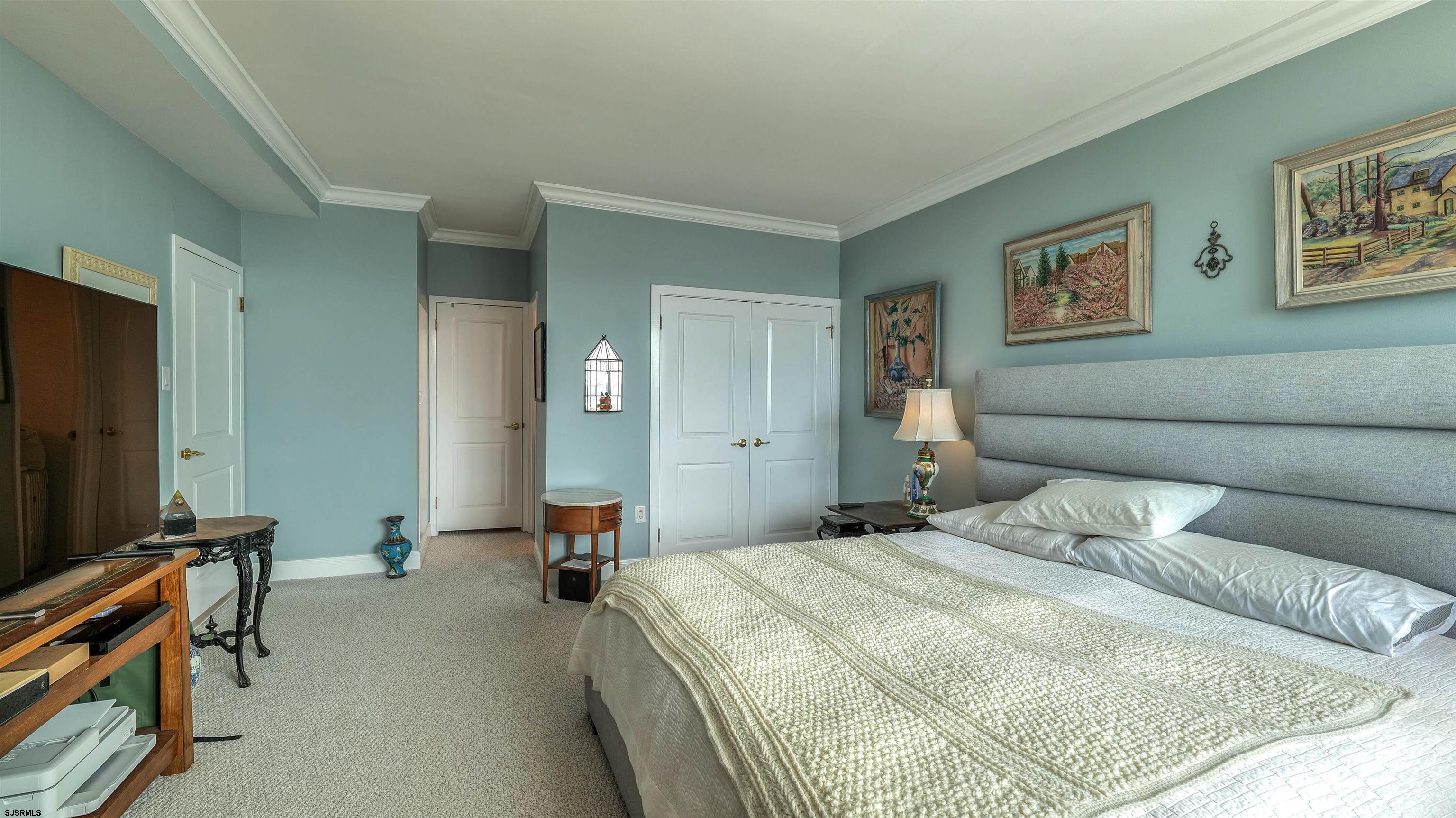 100 S Berkley Square Unit: 1N