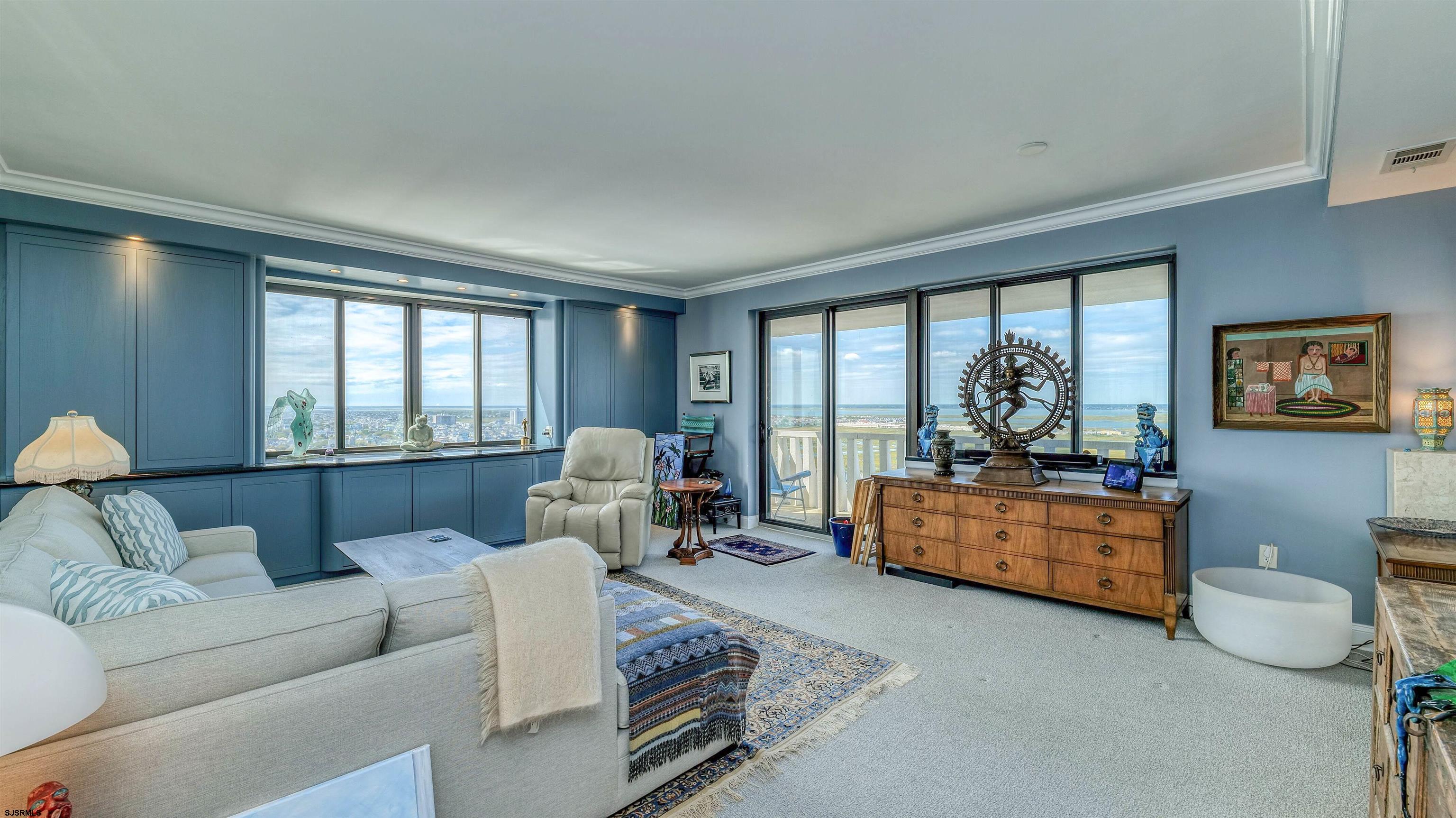 100 S Berkley Square Unit: 1N