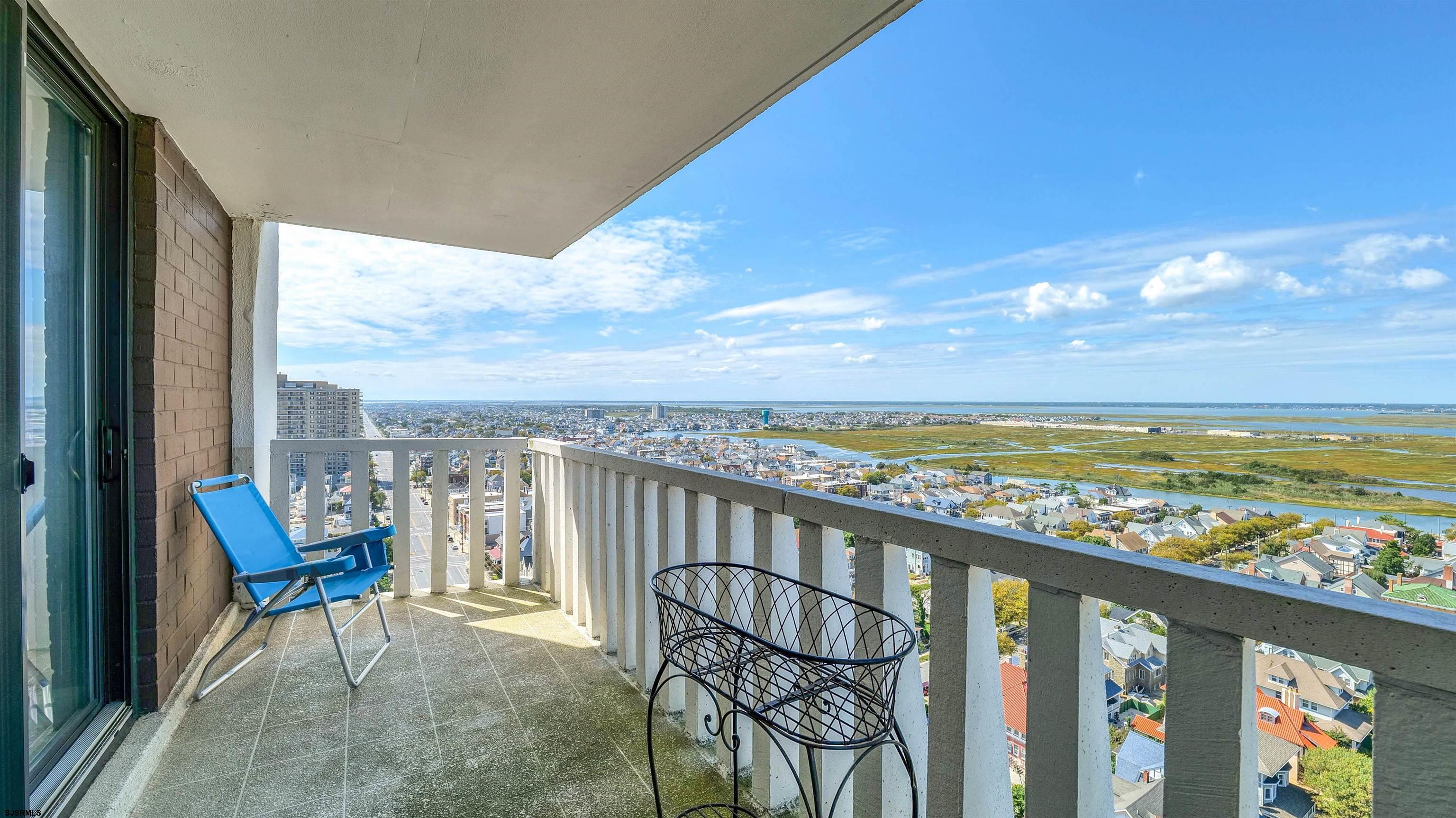 100 S Berkley Square Unit: 1N