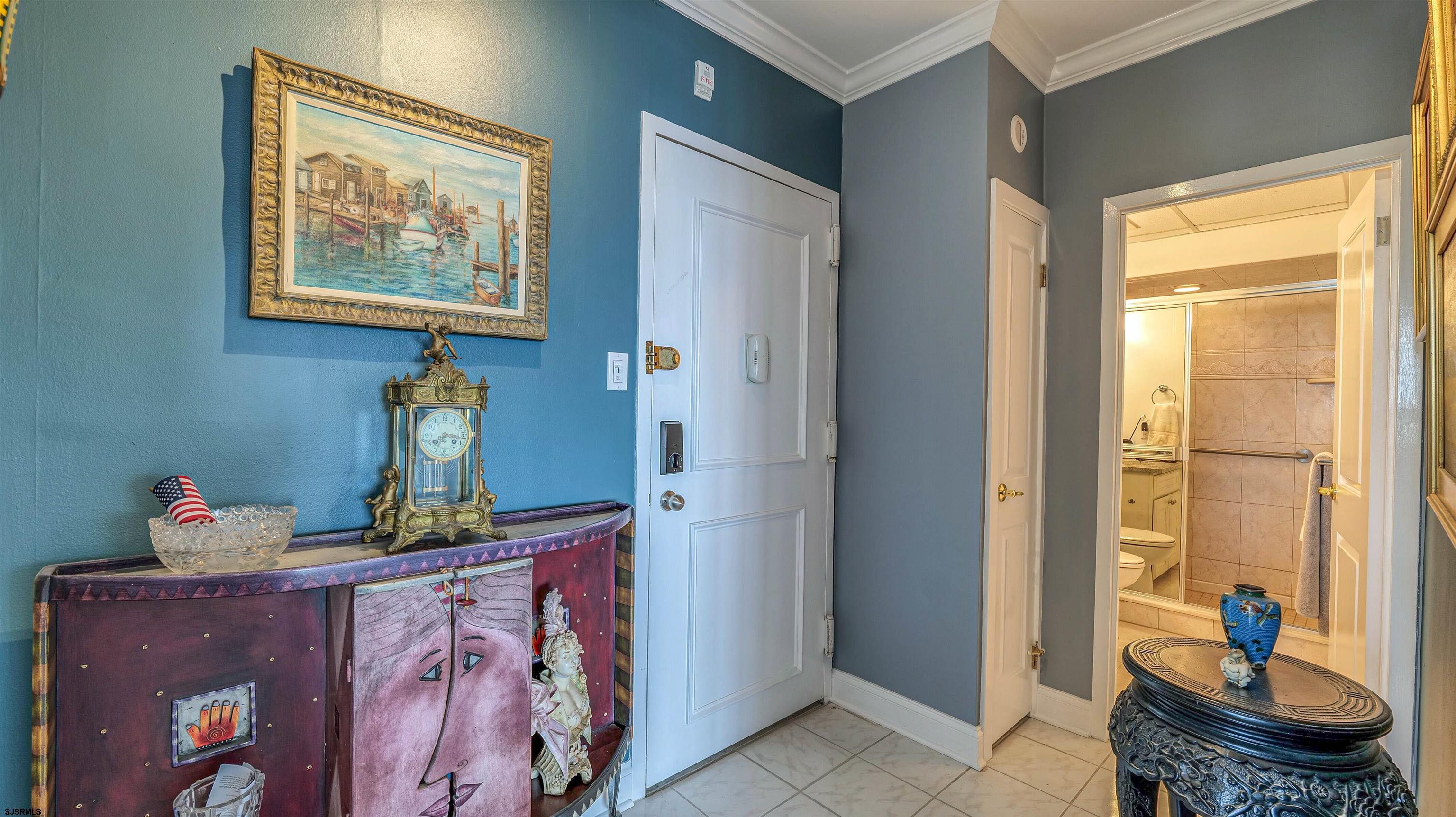 100 S Berkley Square Unit: 1N