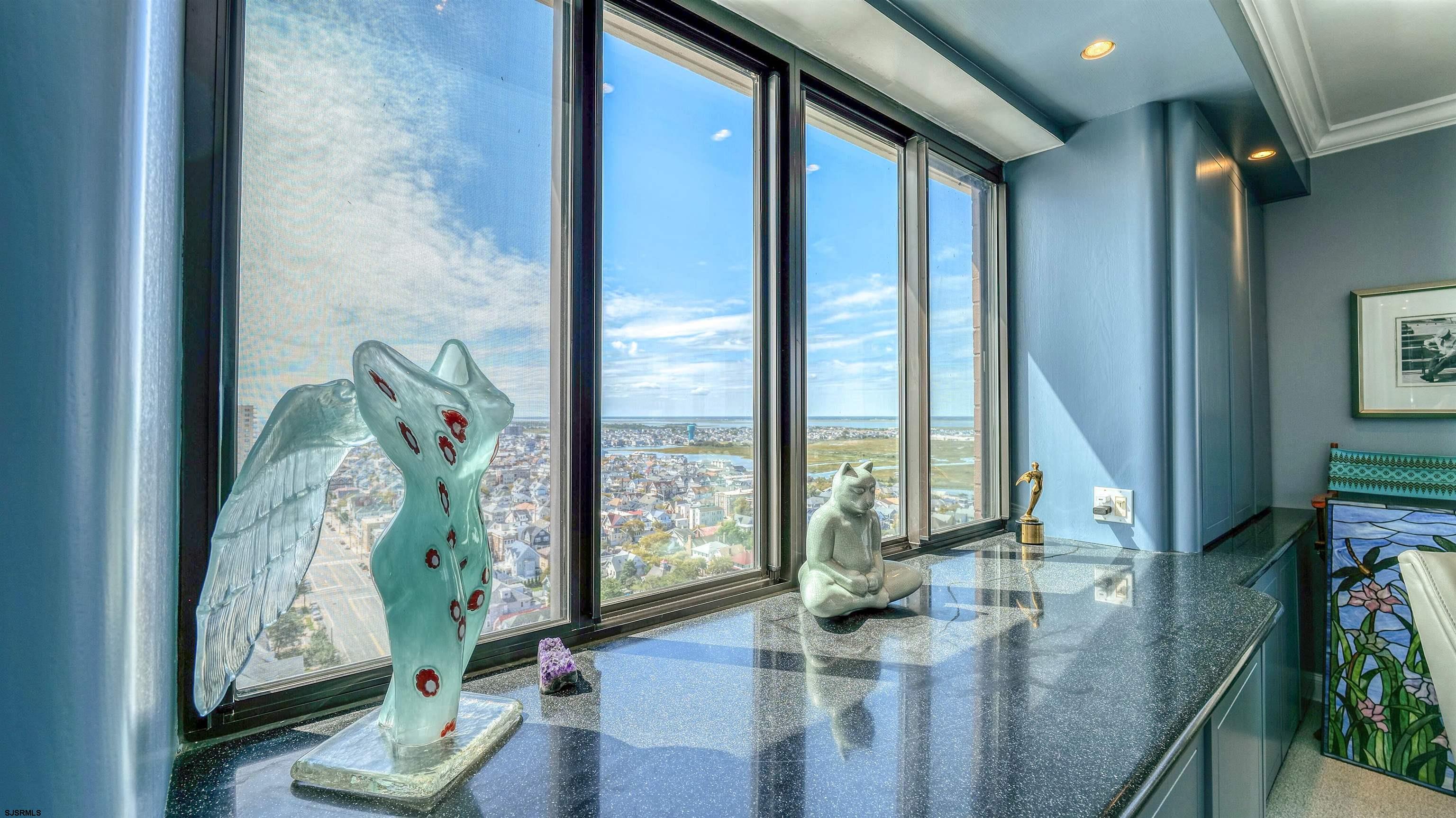 100 S Berkley Square Unit: 1N