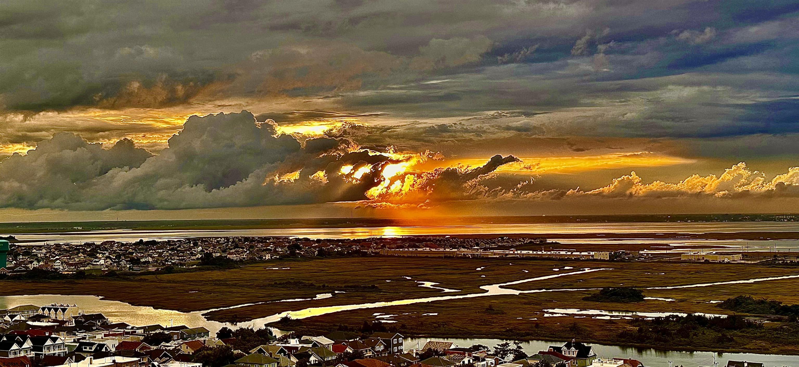 100 S Berkley Square Unit: 1N