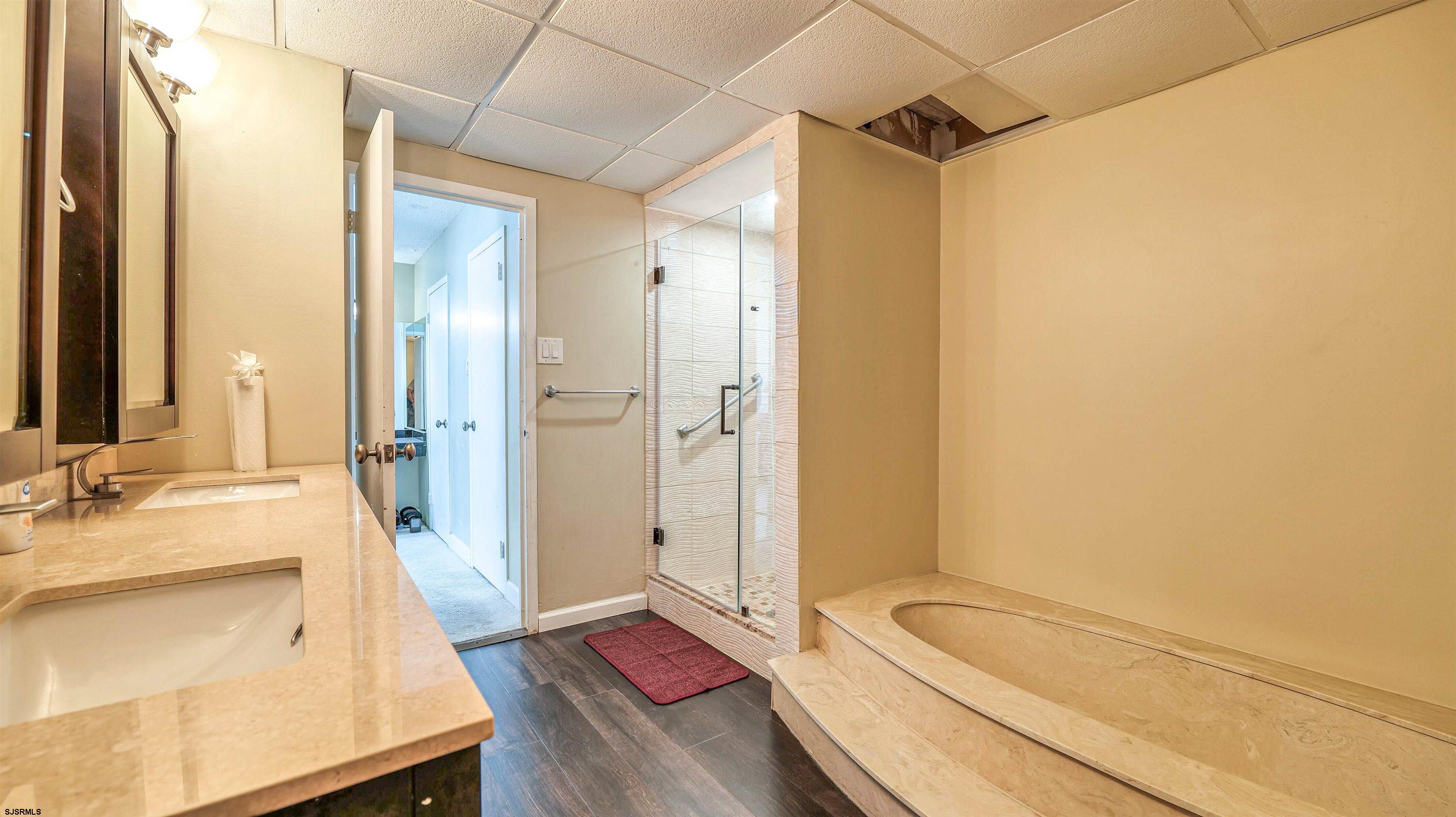 100 S Berkley Sq Unit: 14A