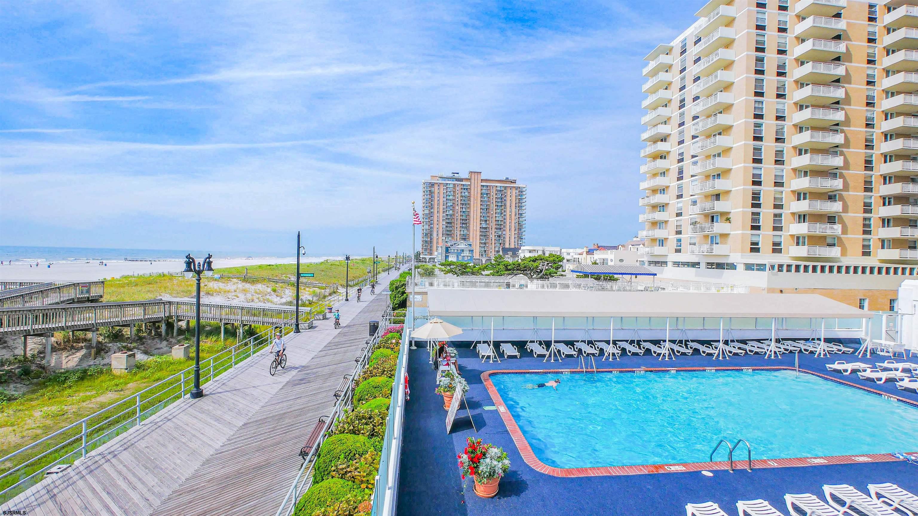 100 S Berkley Sq Unit: 14A