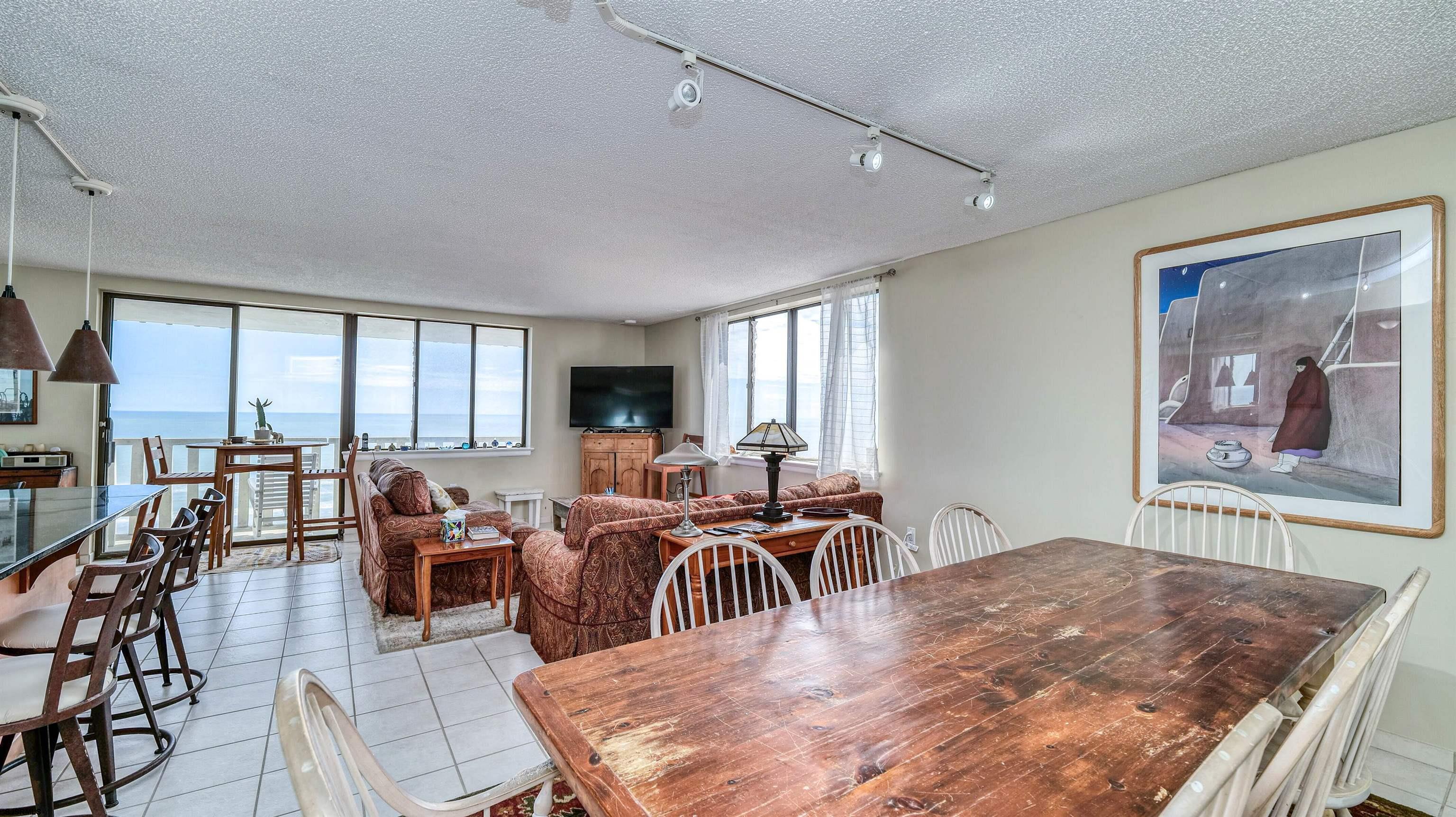 100 S Berkley Sq Unit: 14A