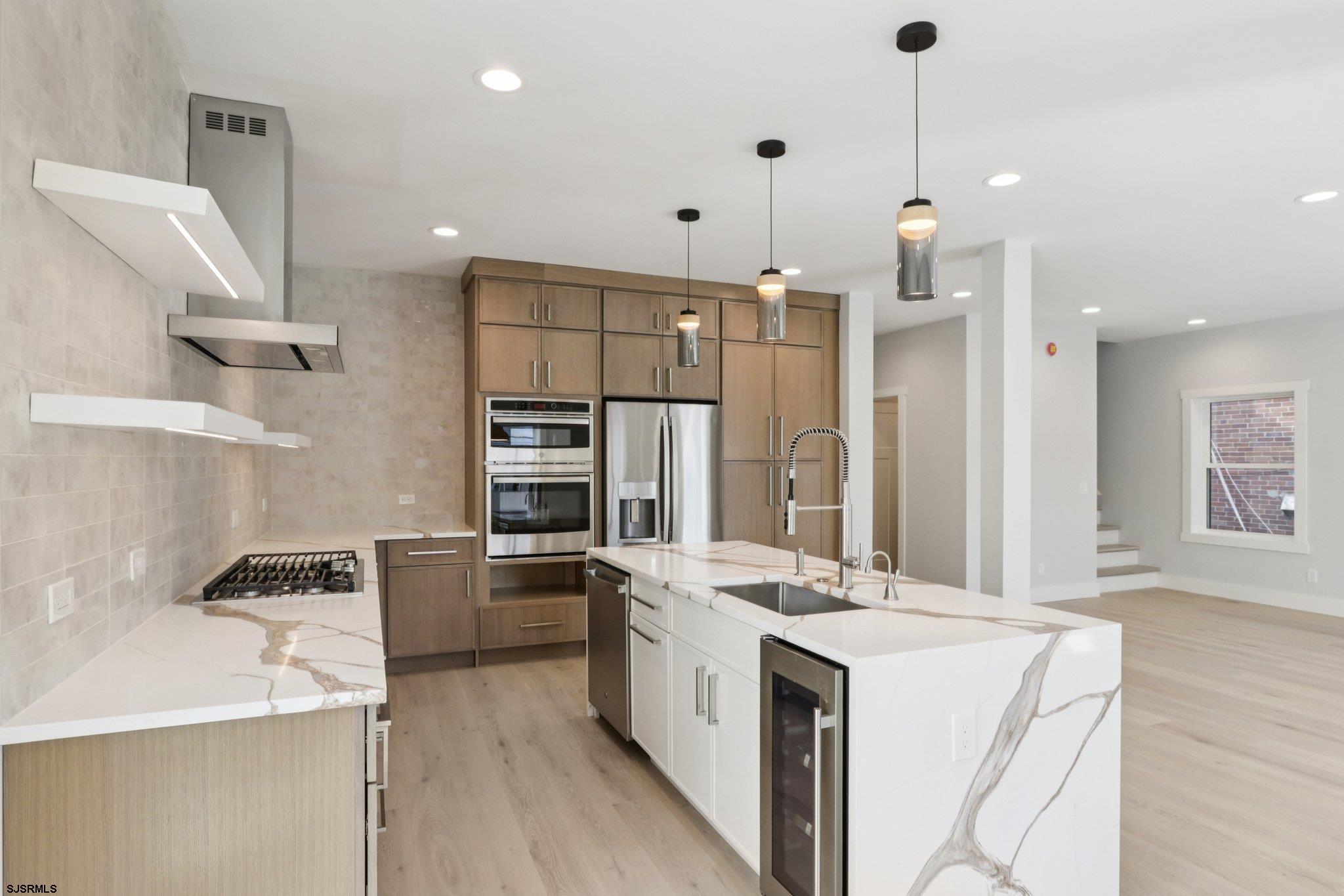 39 S Annapolis (A) Ave