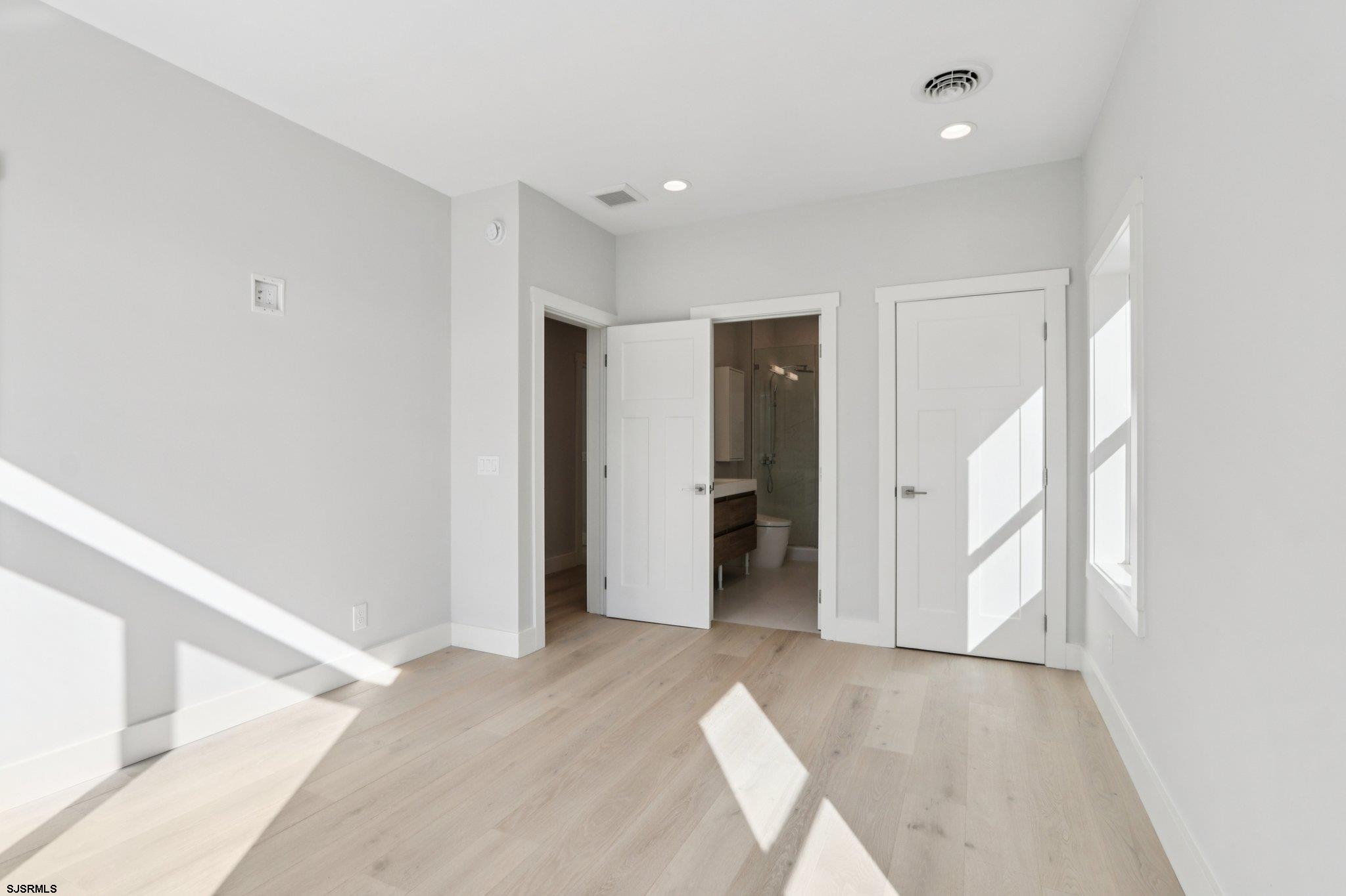 39 S Annapolis (A) Ave