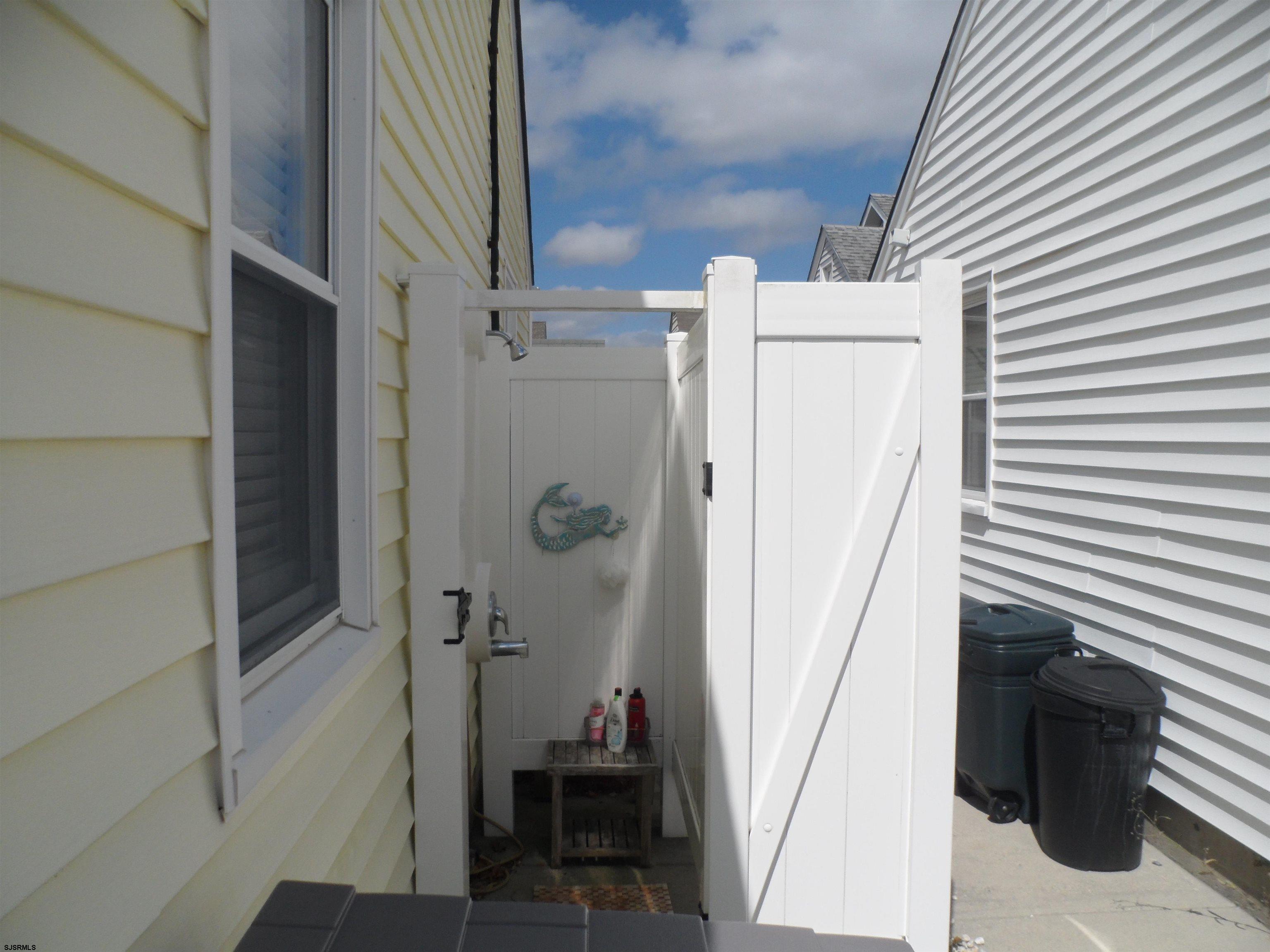 205 N Essex Ave