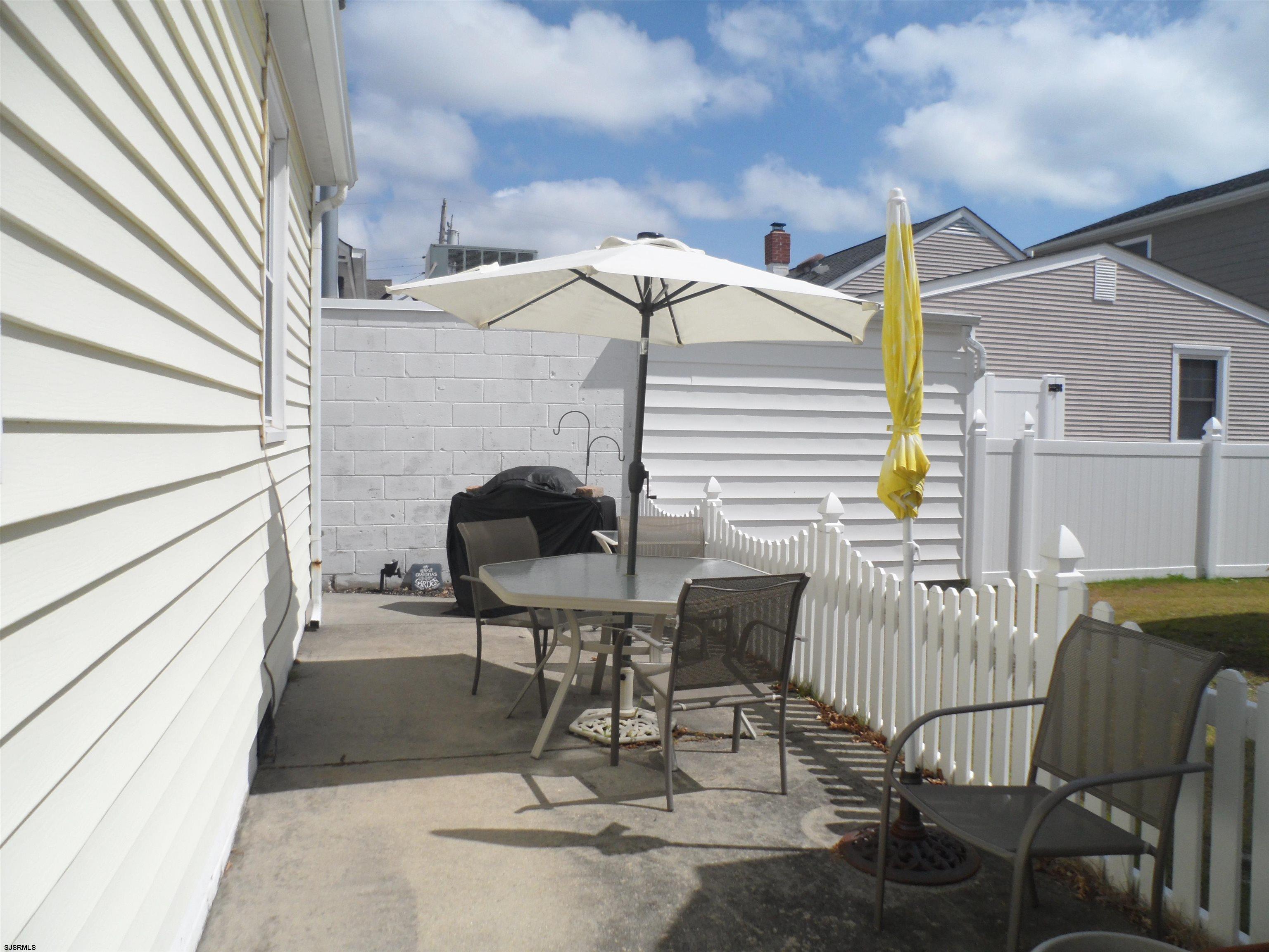 205 N Essex Ave