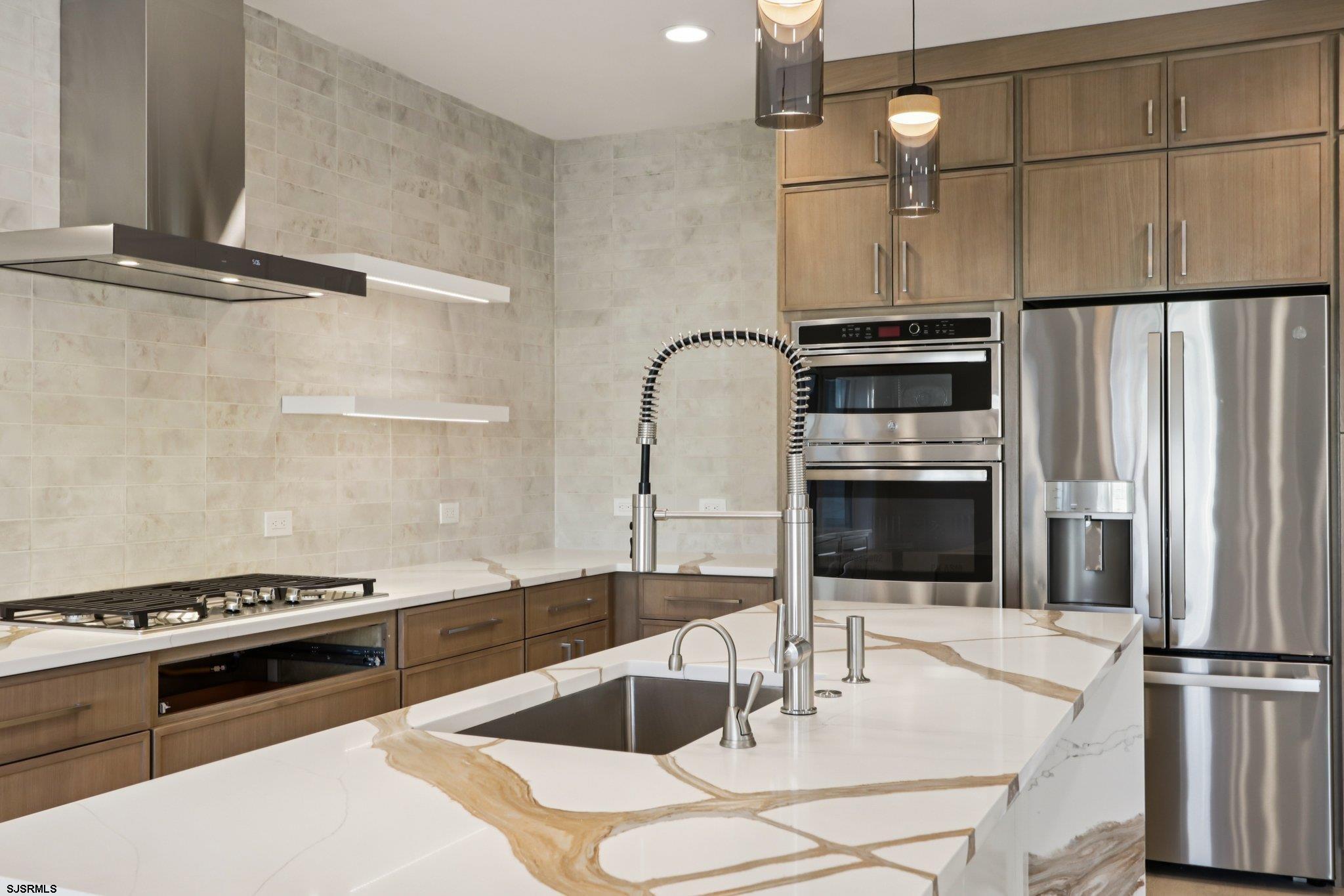 37 S Annapolis (B) Ave