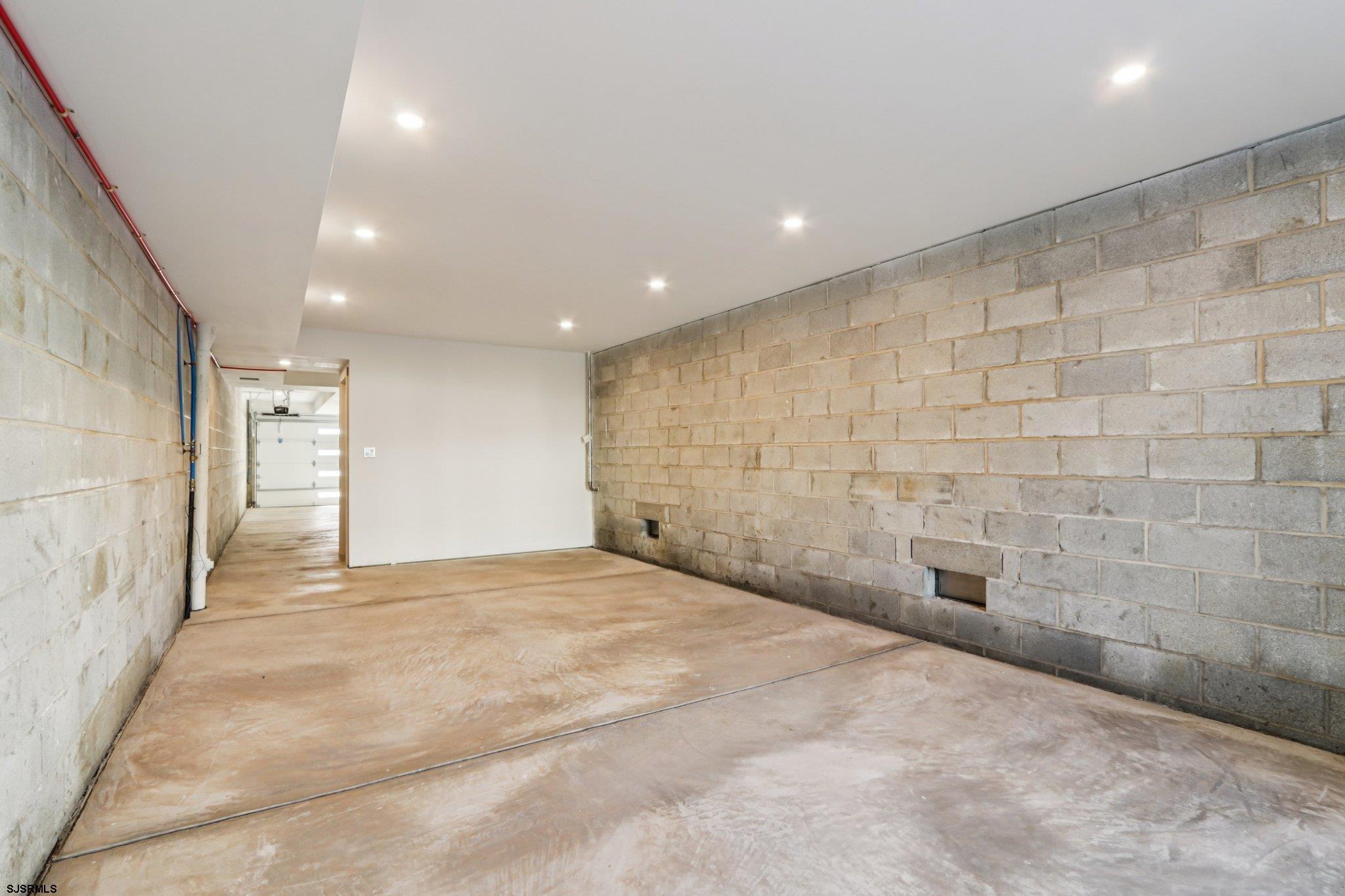 37 S Annapolis (B) Ave