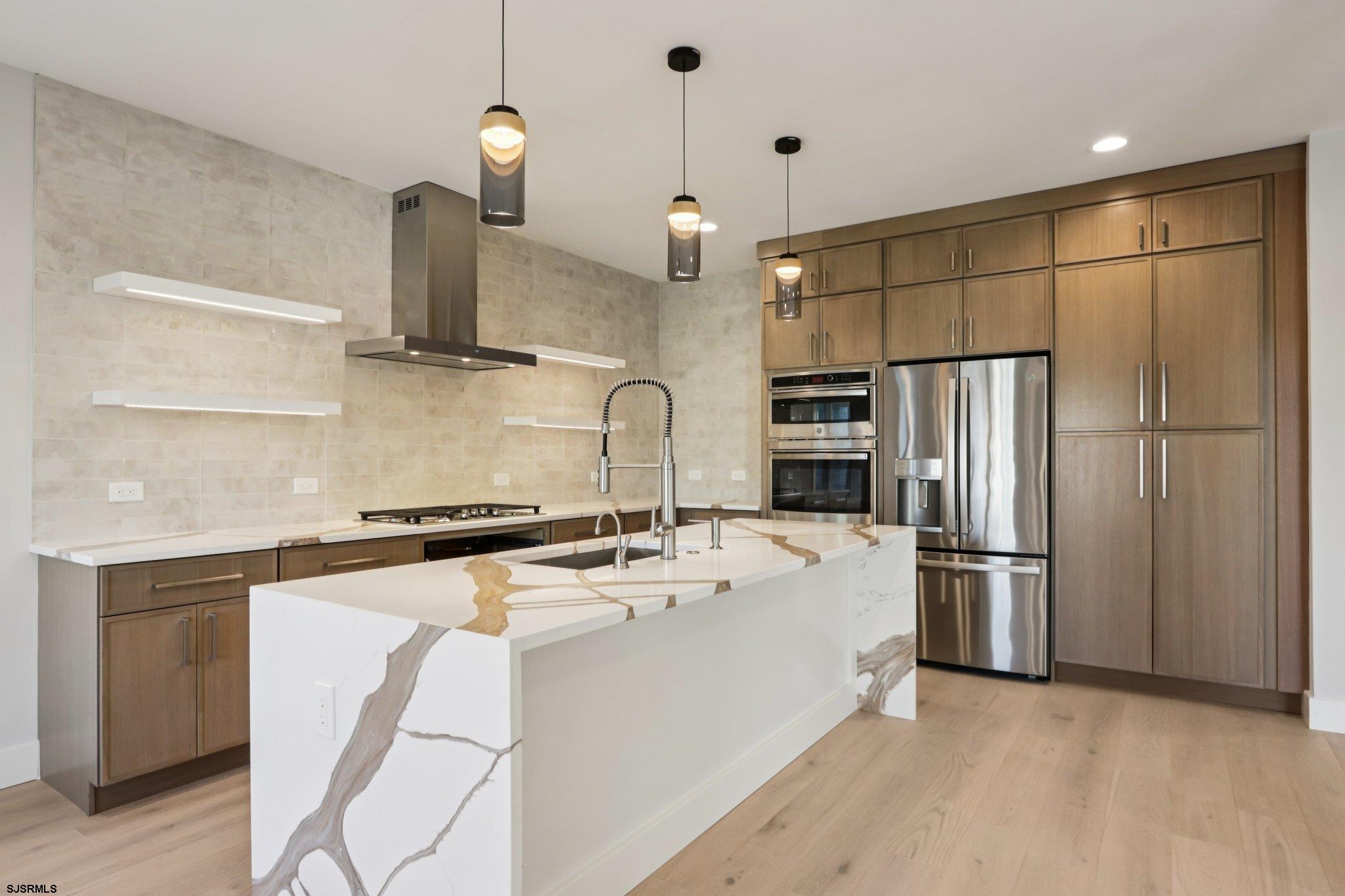 37 S Annapolis (B) Ave