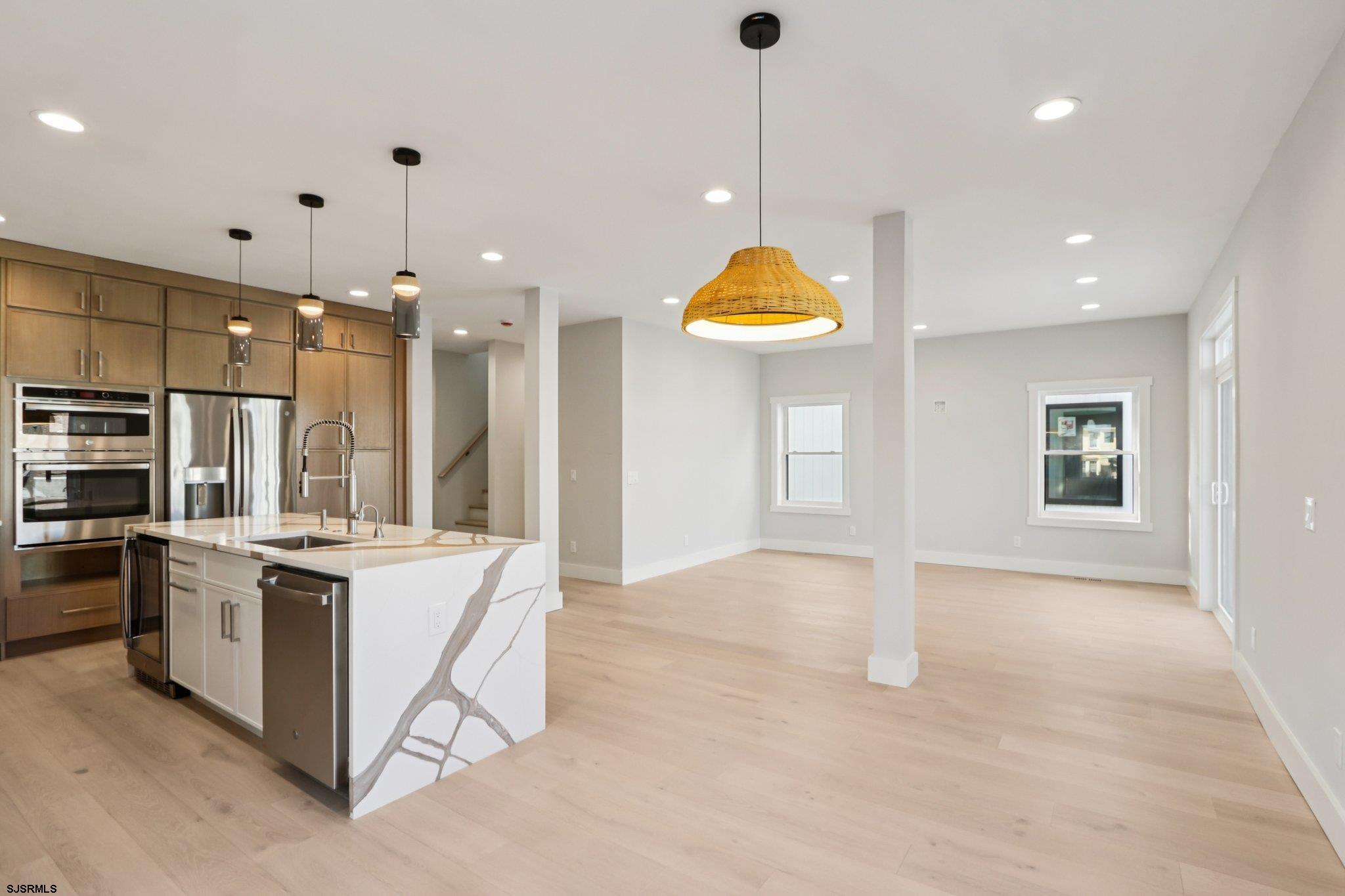 37 S Annapolis (B) Ave