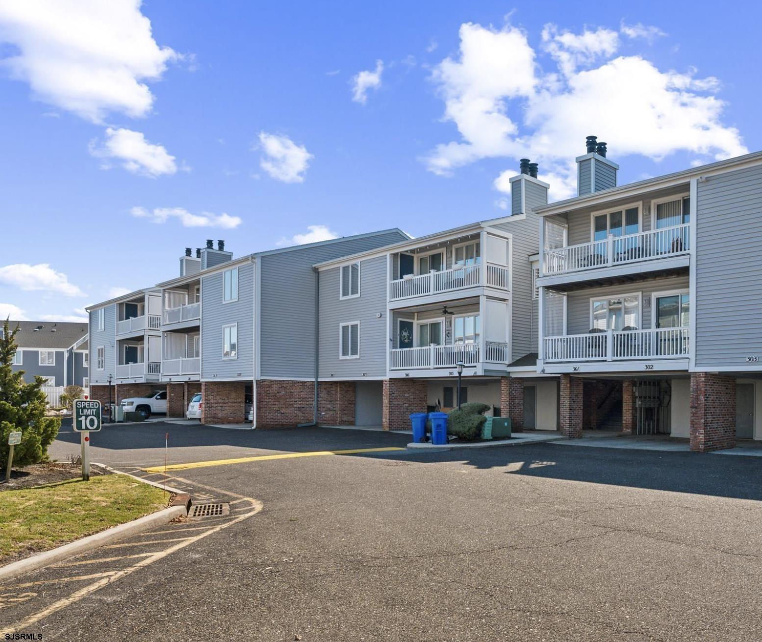 305 Harbour Cove Unit: 305