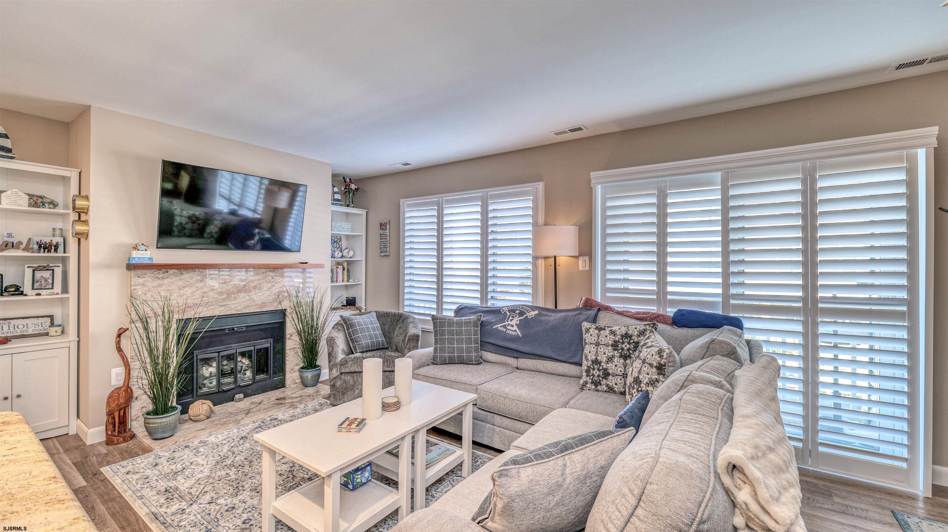 305 Harbour Cove Unit: 305