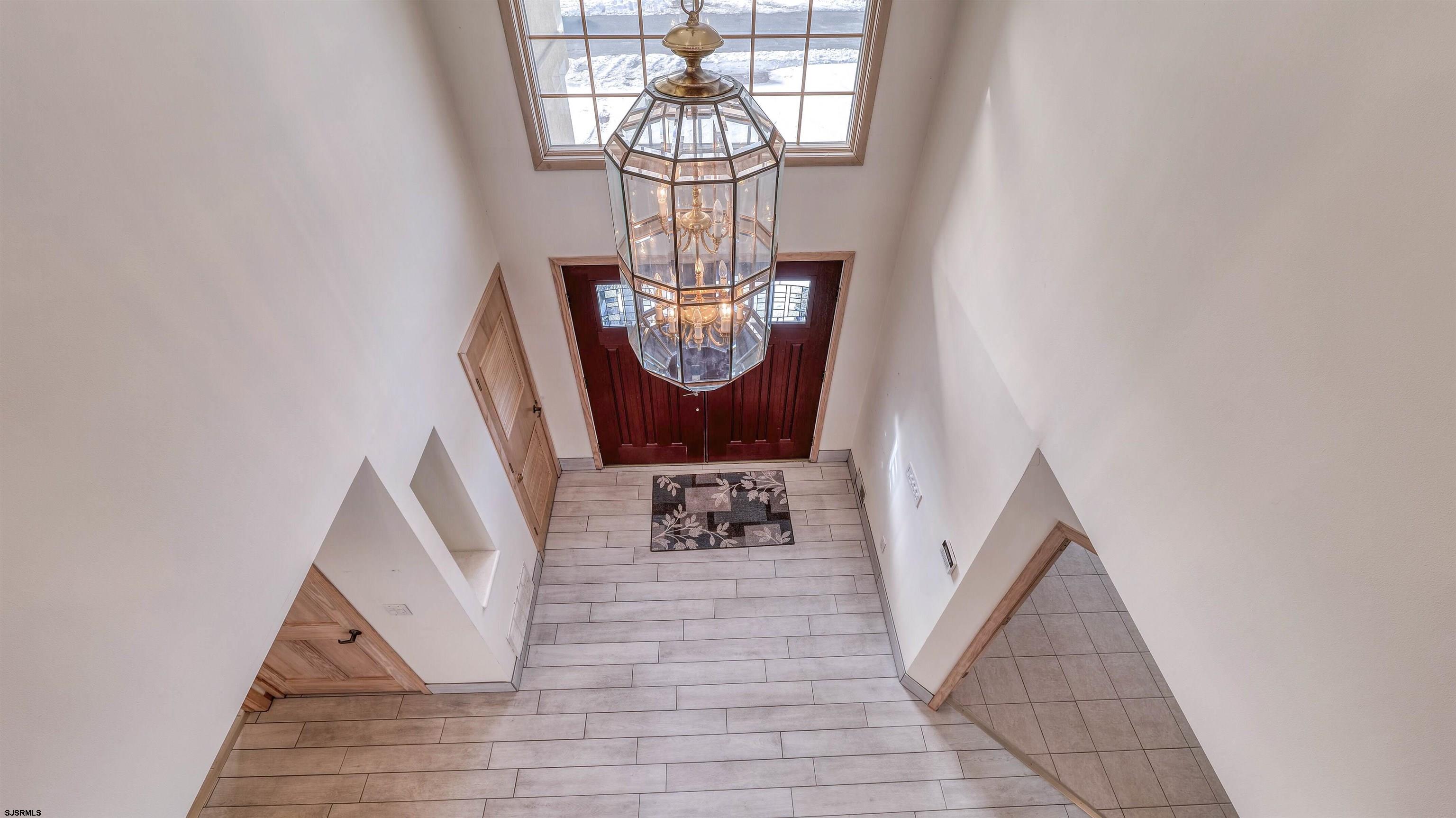 116 Country Club Dr