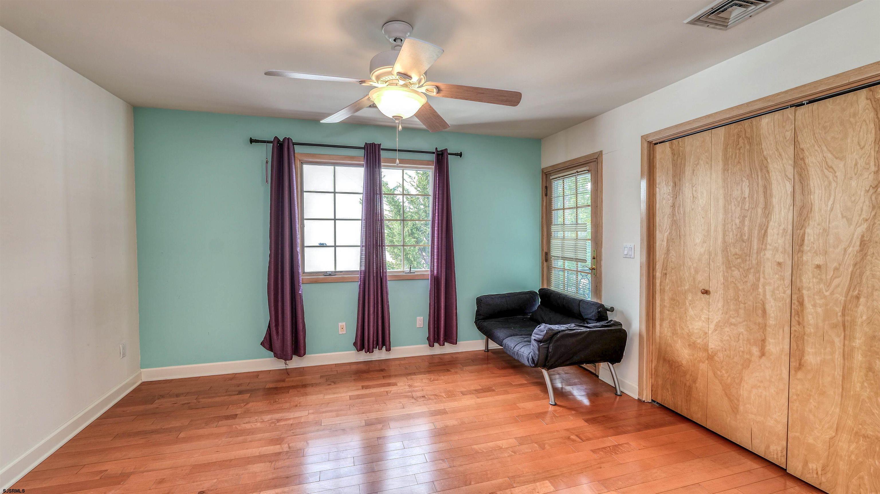 116 Country Club Dr