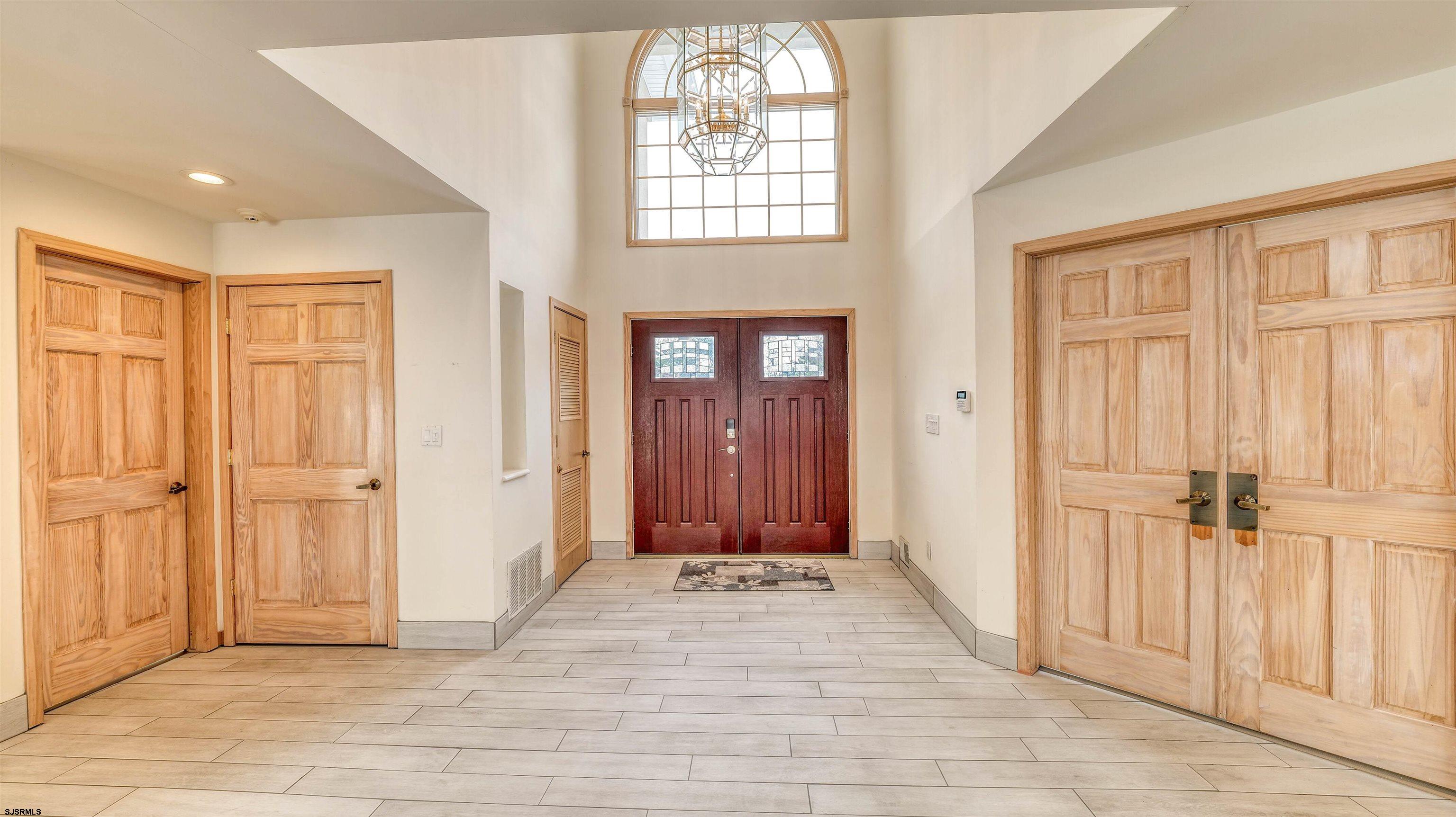 116 Country Club Dr