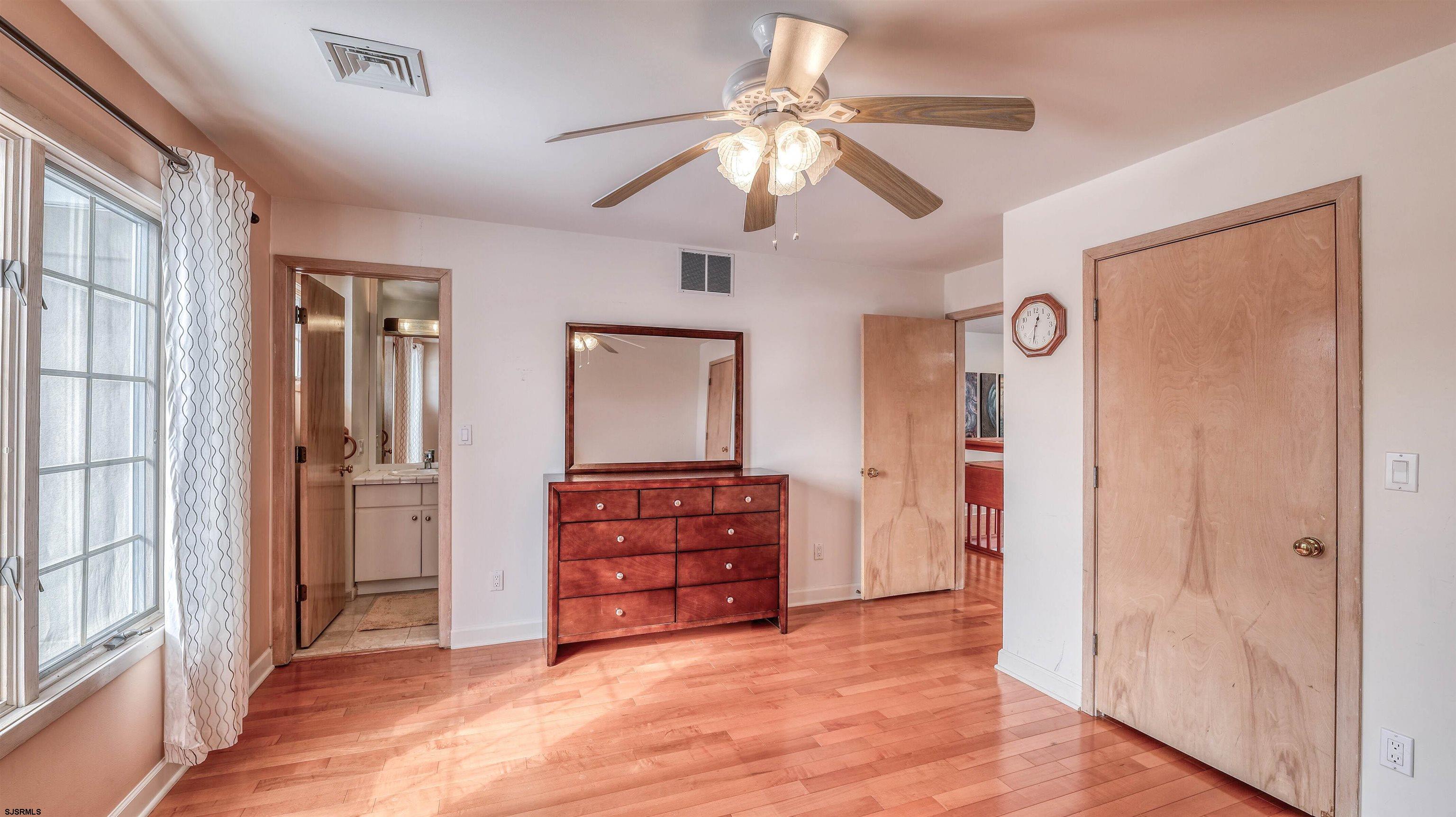 116 Country Club Dr