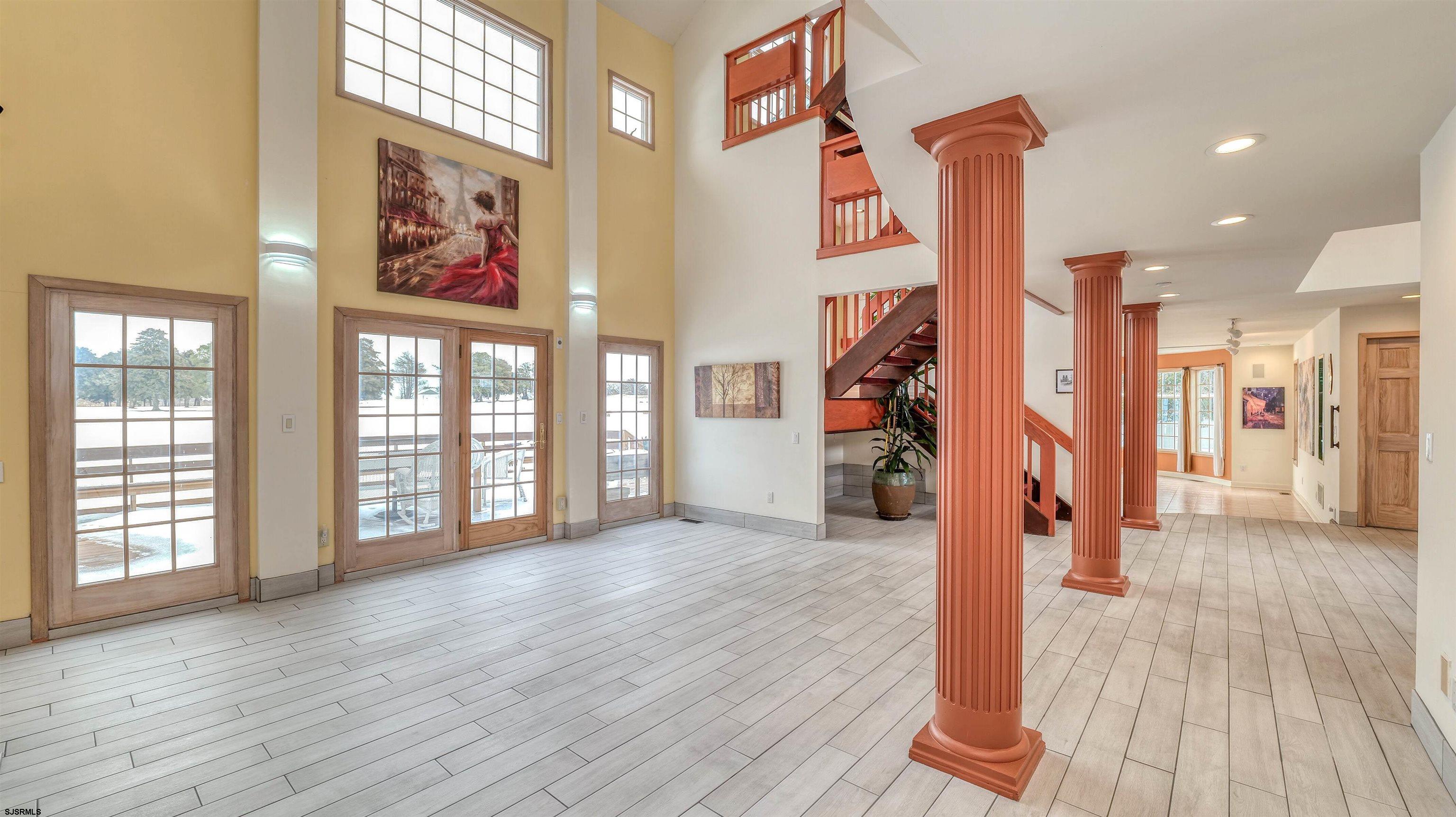 116 Country Club Dr