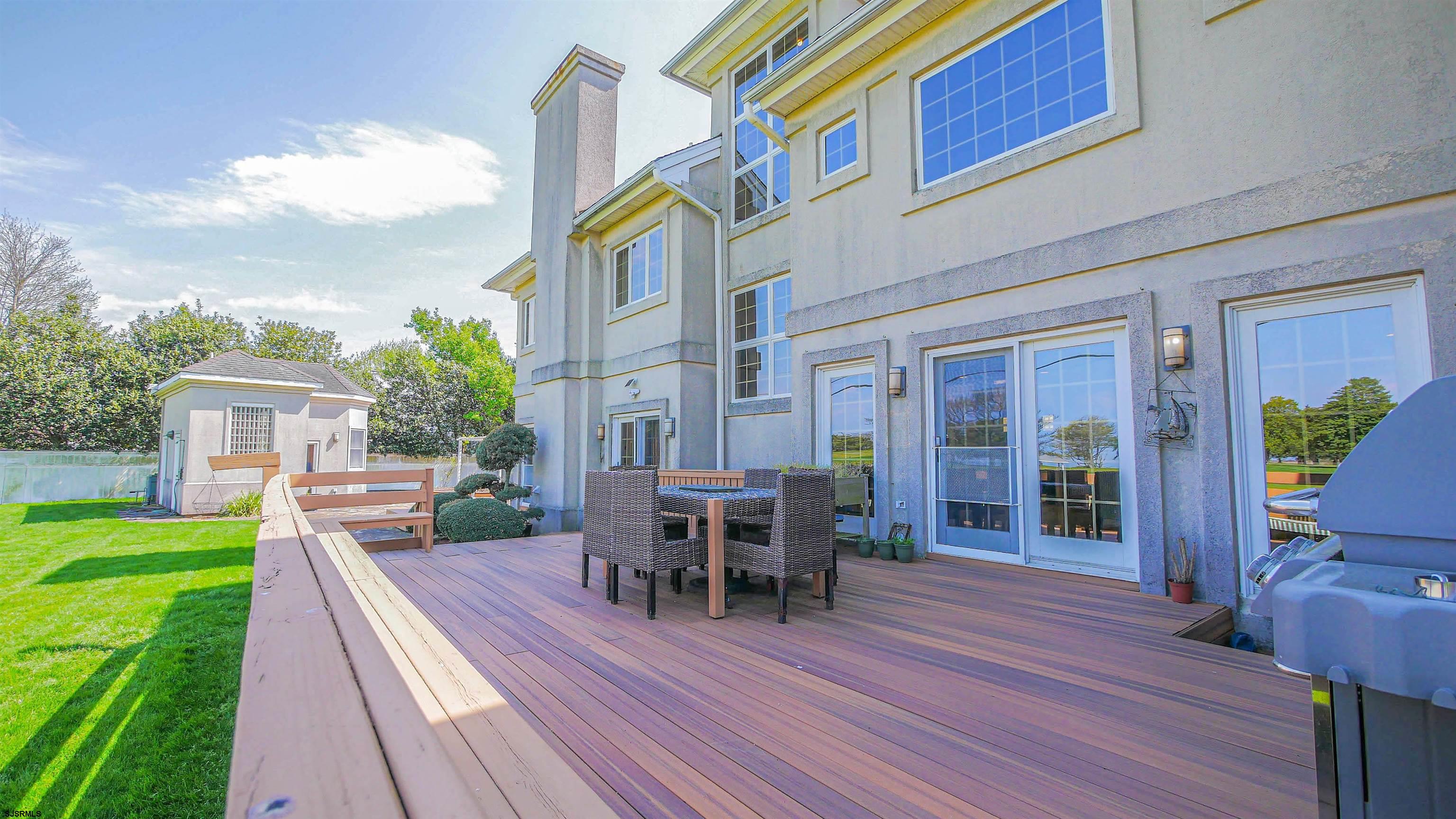 116 Country Club Dr