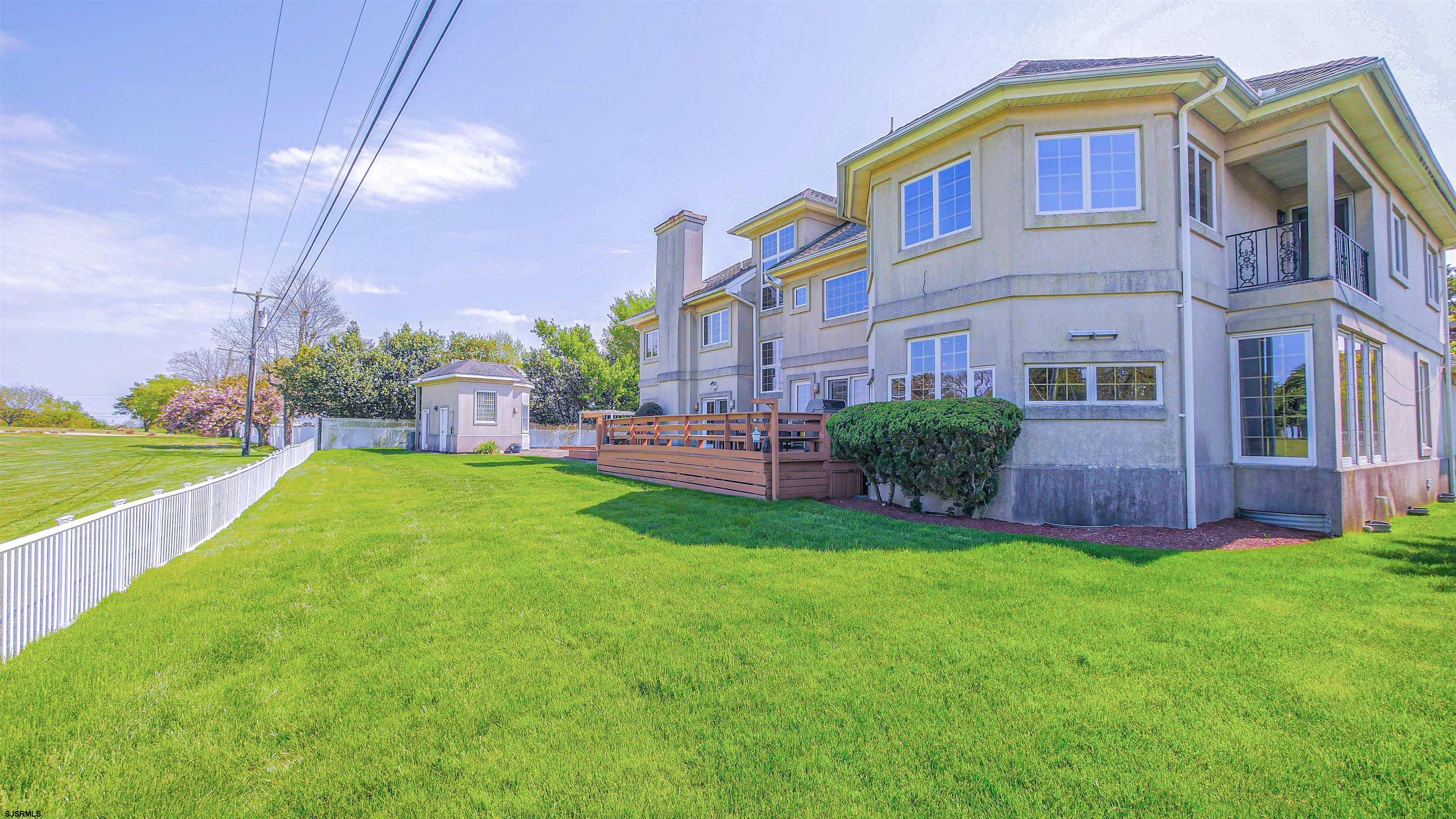 116 Country Club Dr