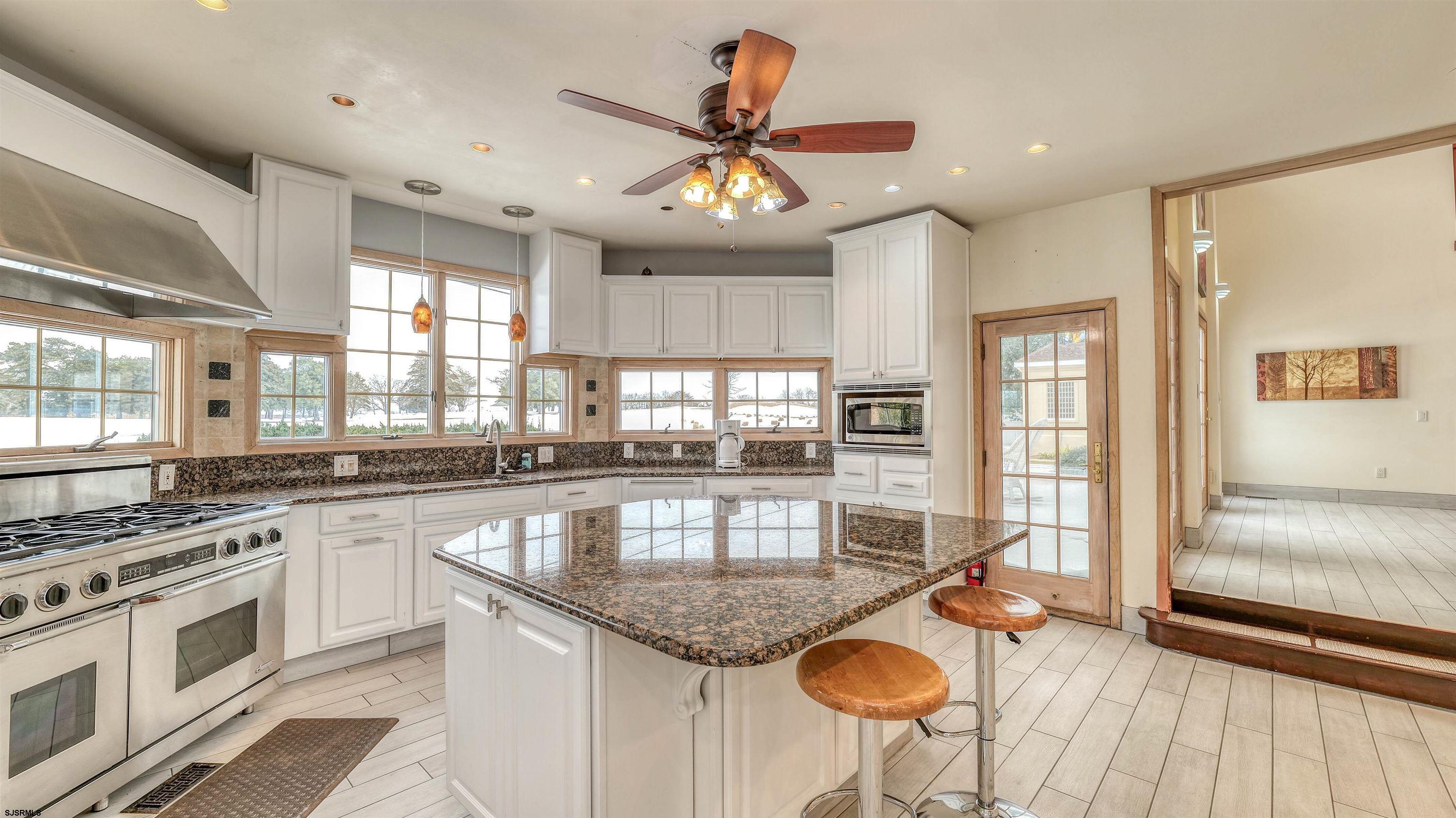 116 Country Club Dr