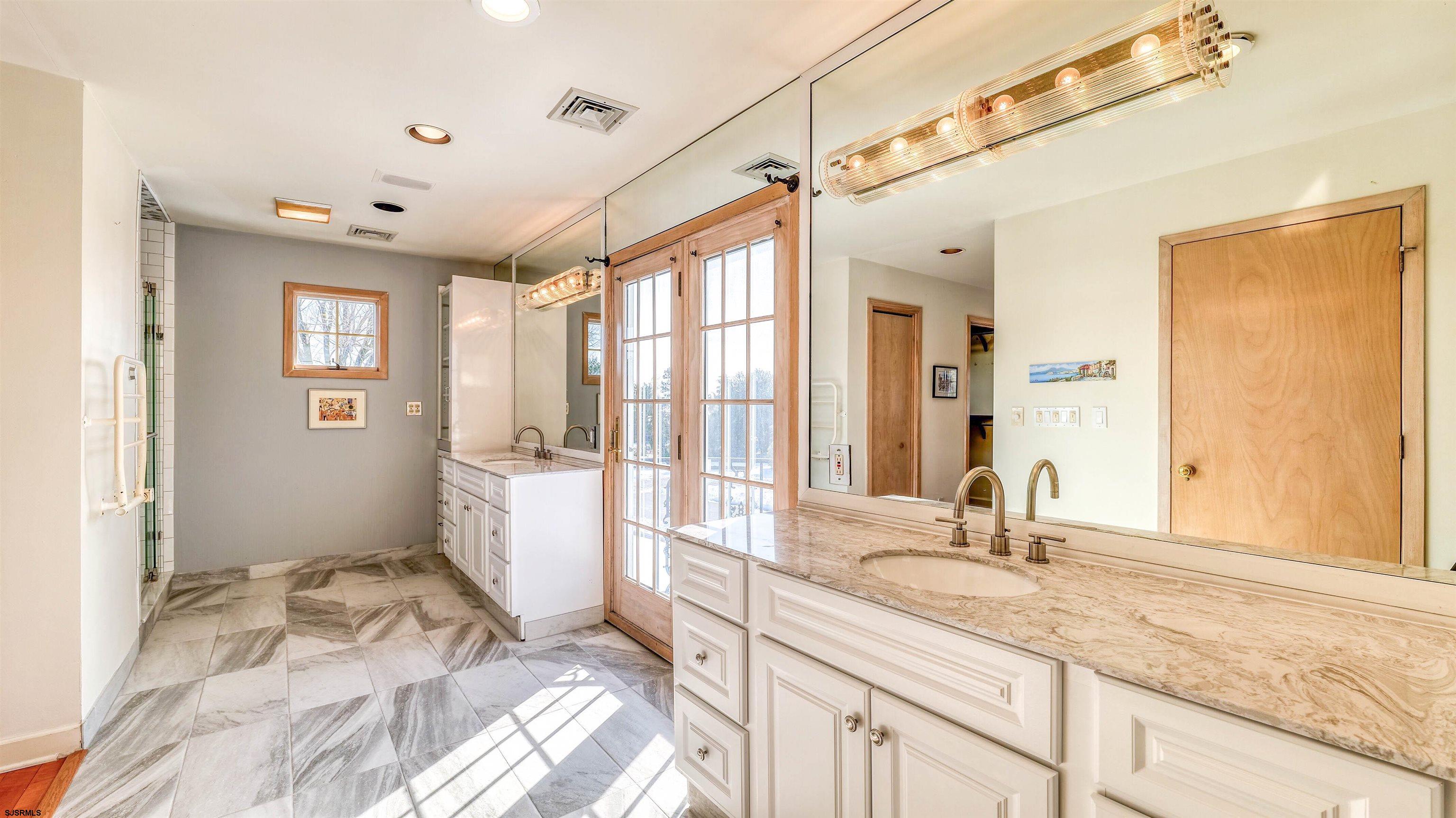 116 Country Club Dr