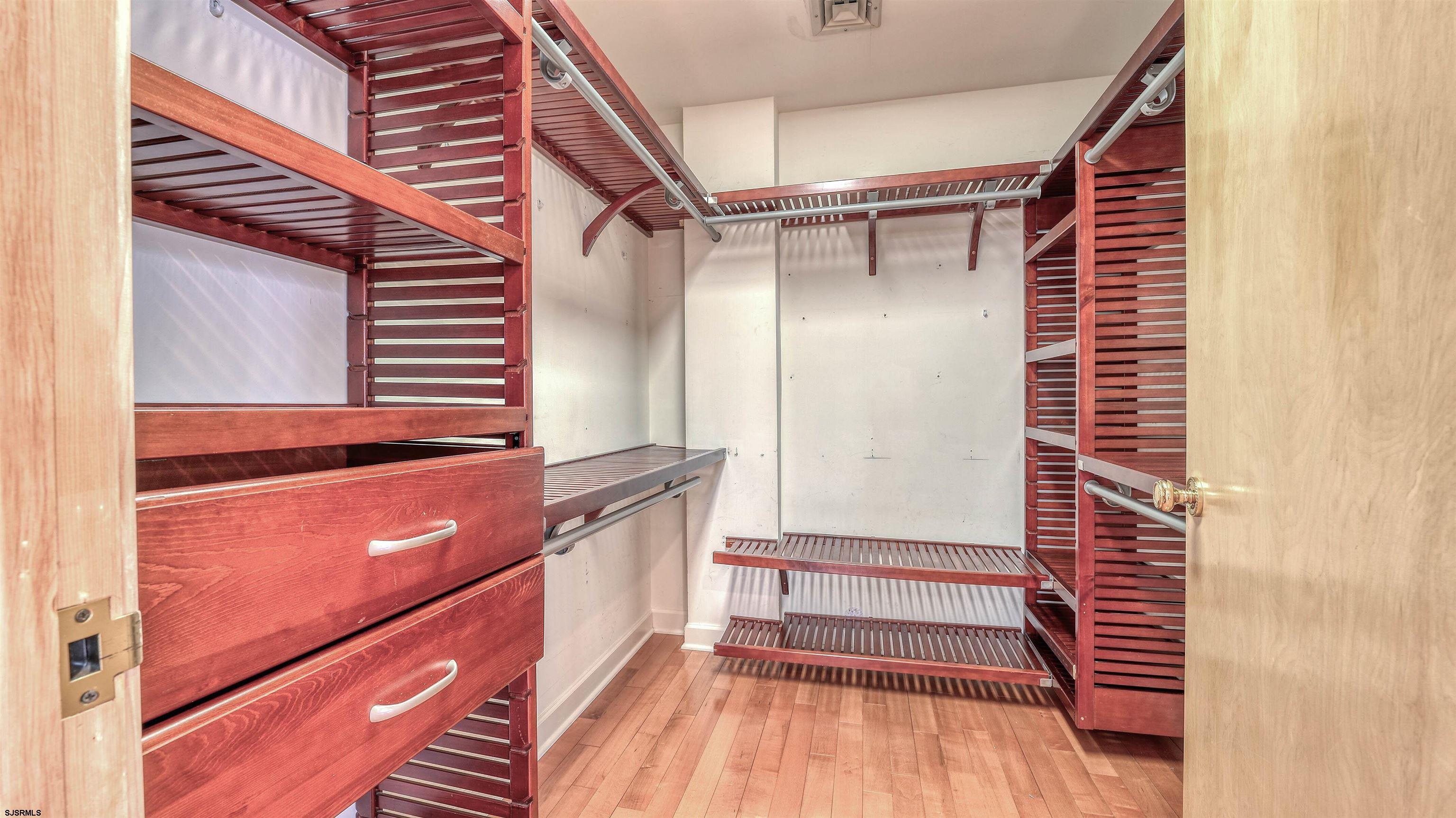 116 Country Club Dr