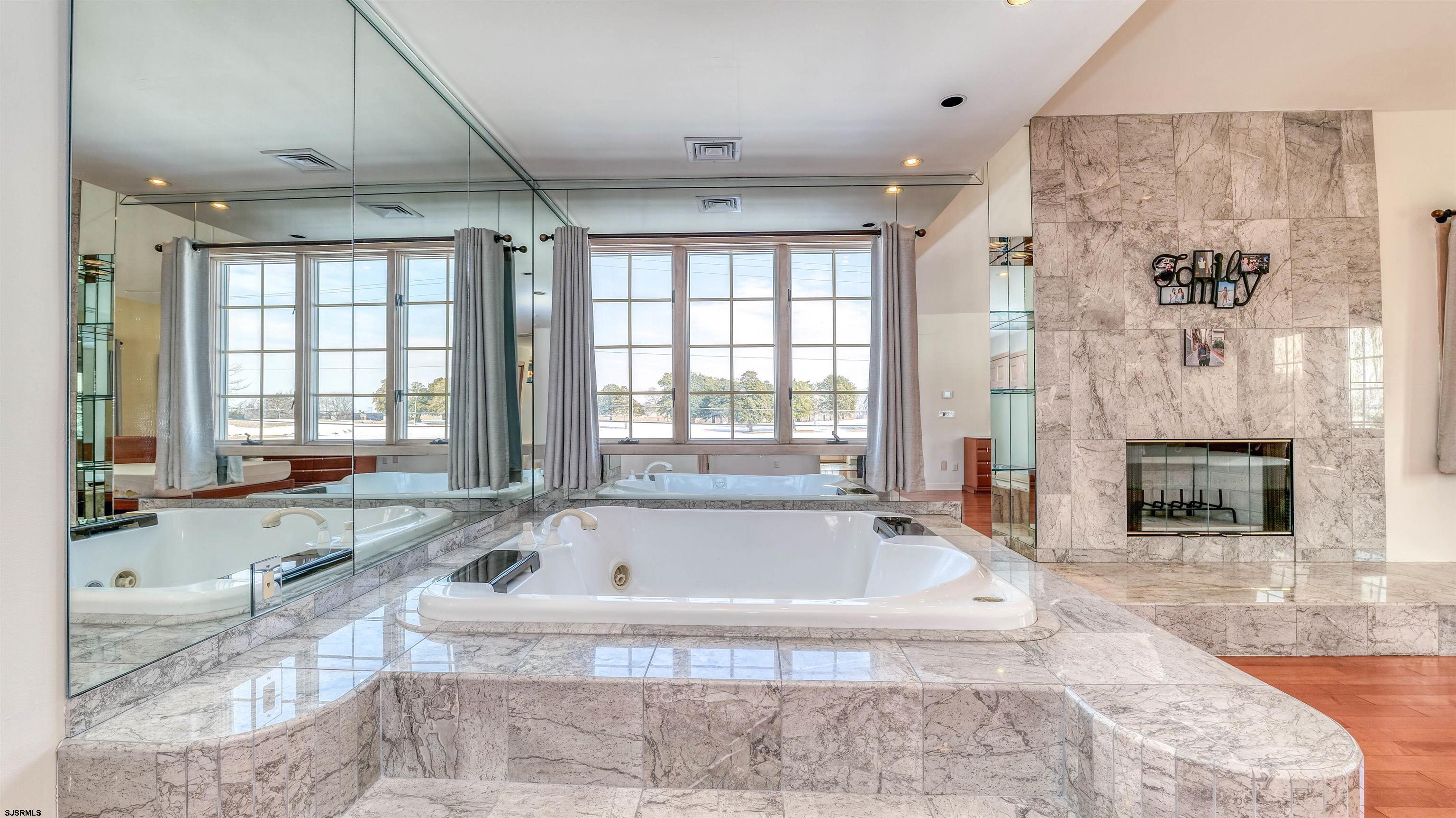 116 Country Club Dr