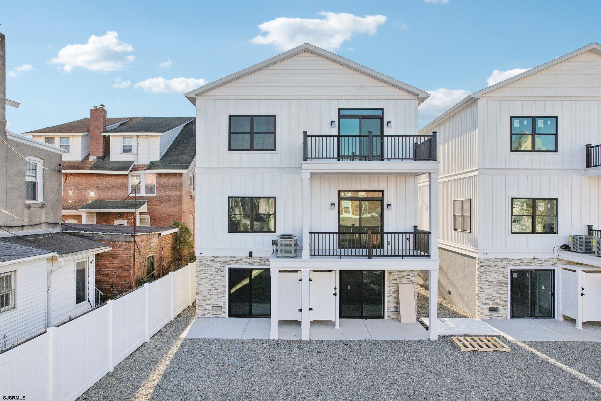 37 S Annapolis (A) Ave