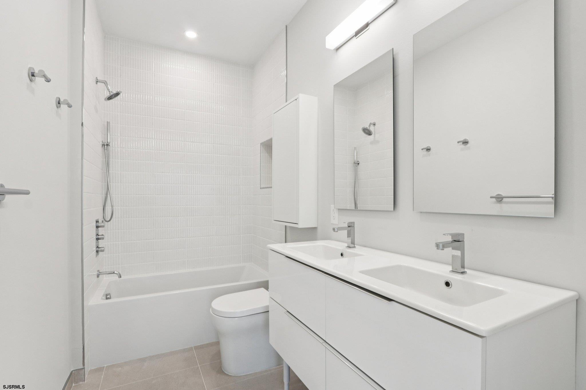 37 S Annapolis (A) Ave