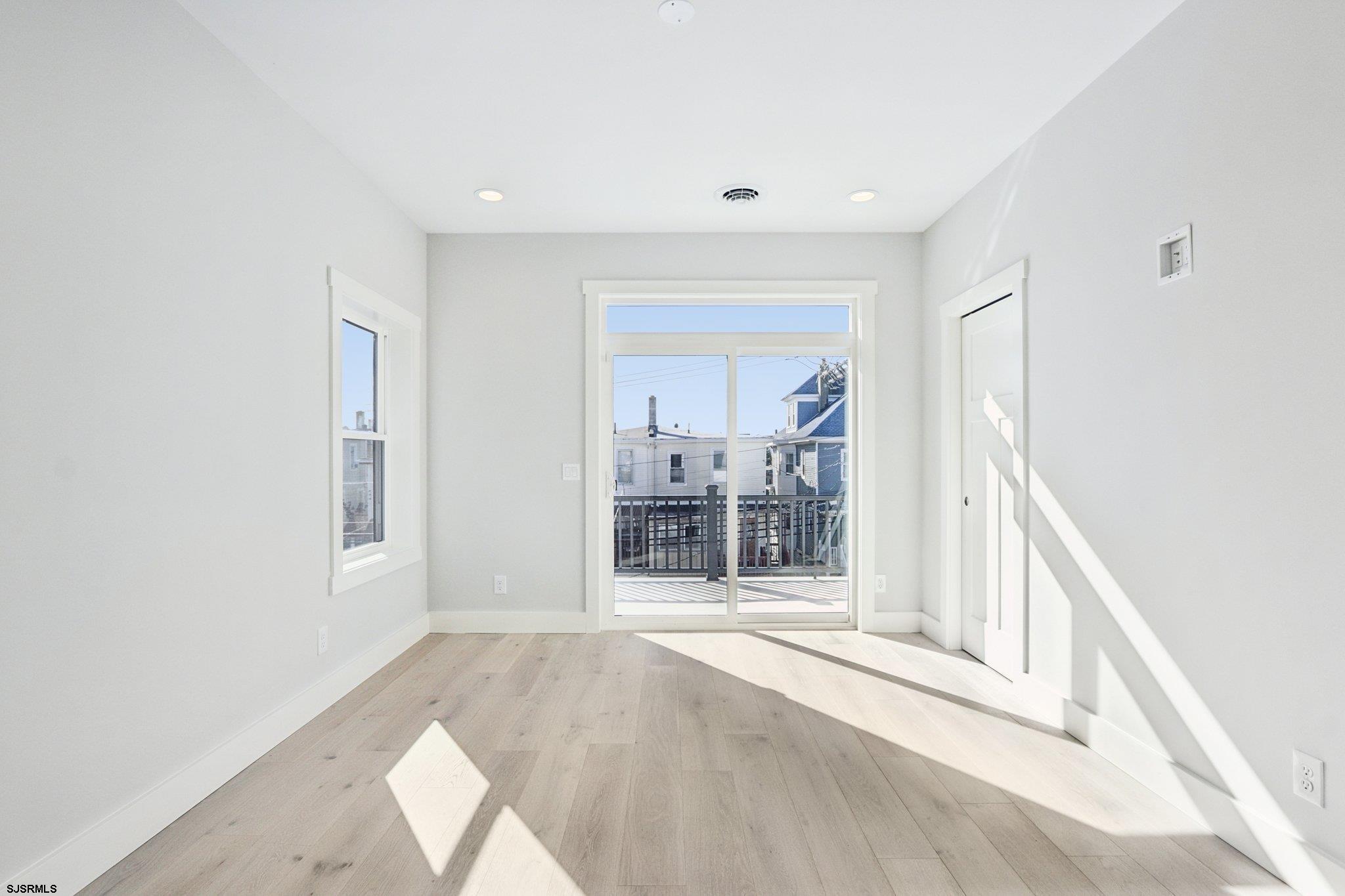 37 S Annapolis (A) Ave