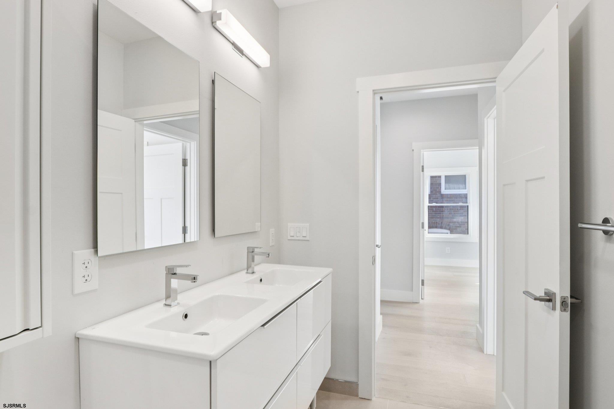 37 S Annapolis (A) Ave